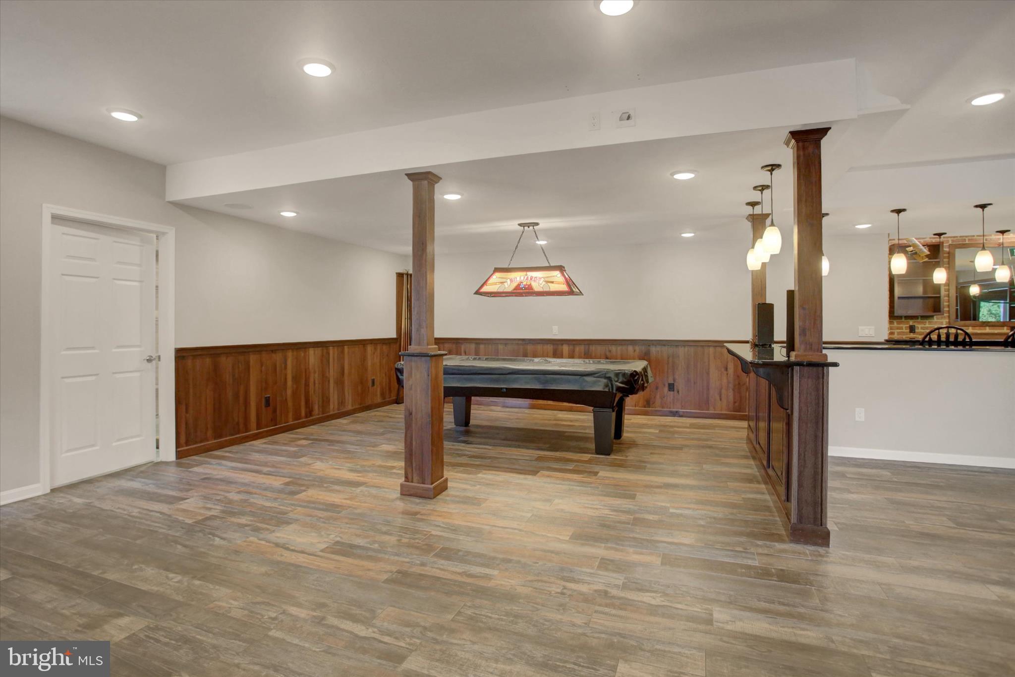 FOREST HILLS - Residential
