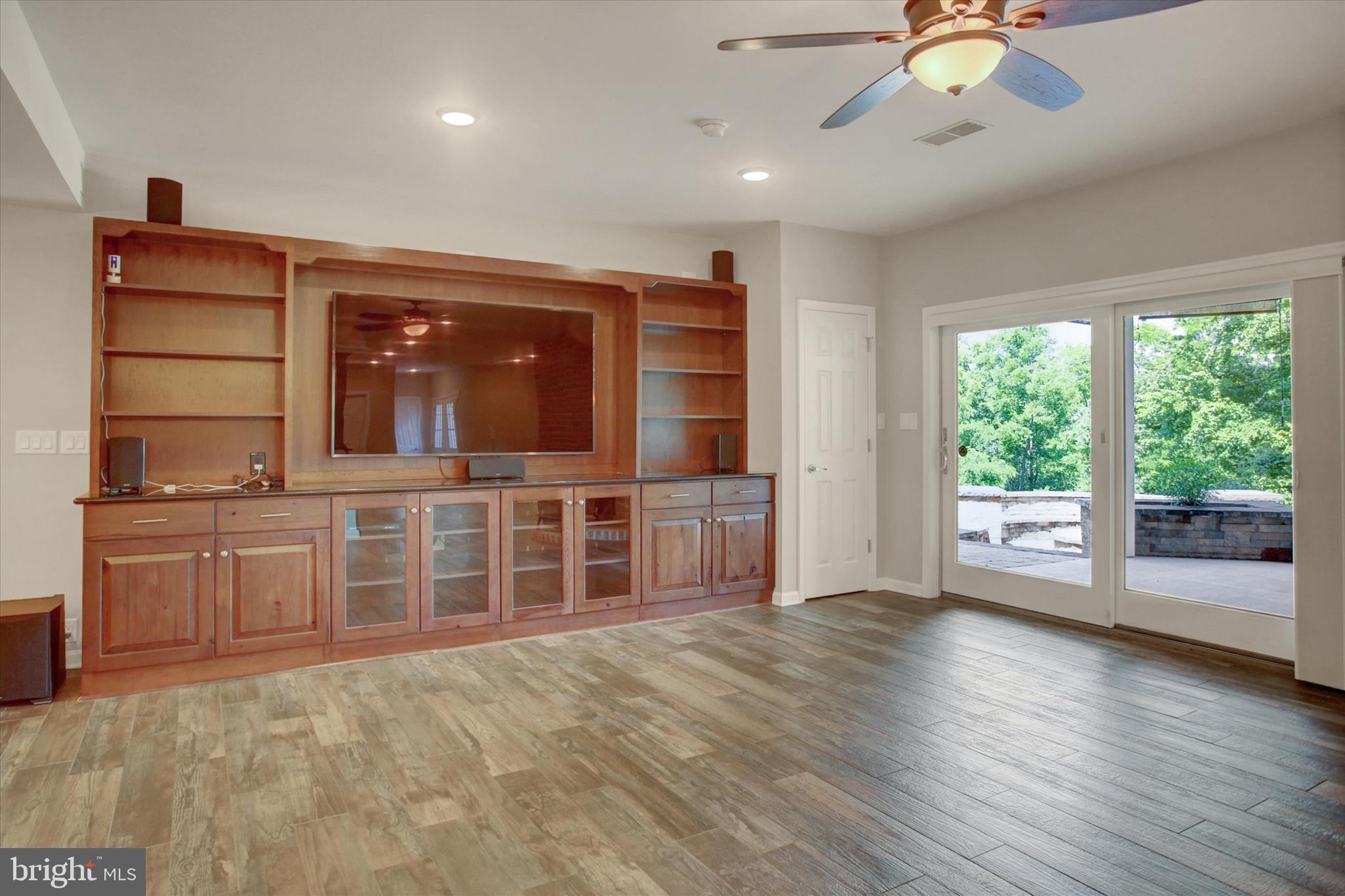 FOREST HILLS - Residential