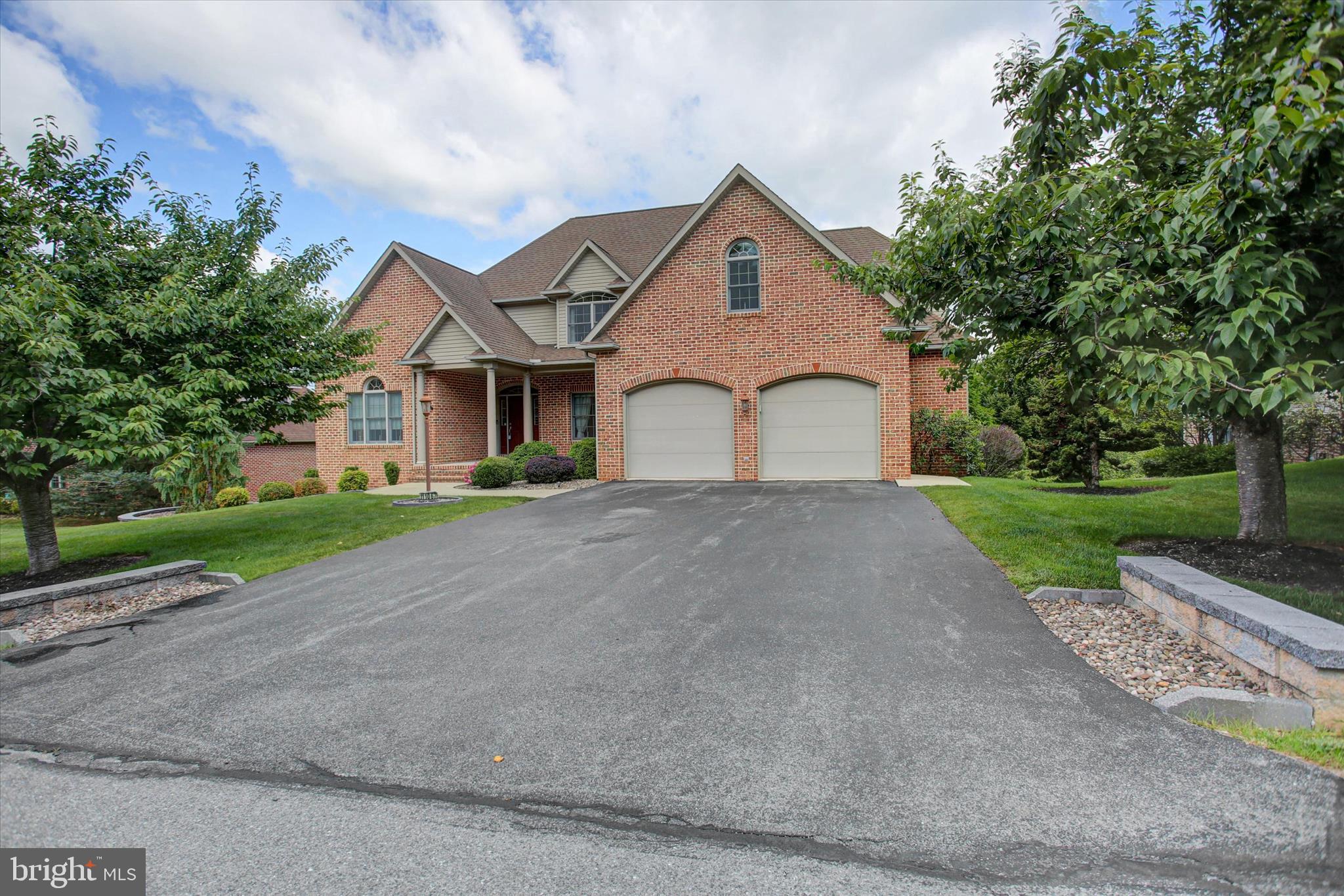 FOREST HILLS - Residential