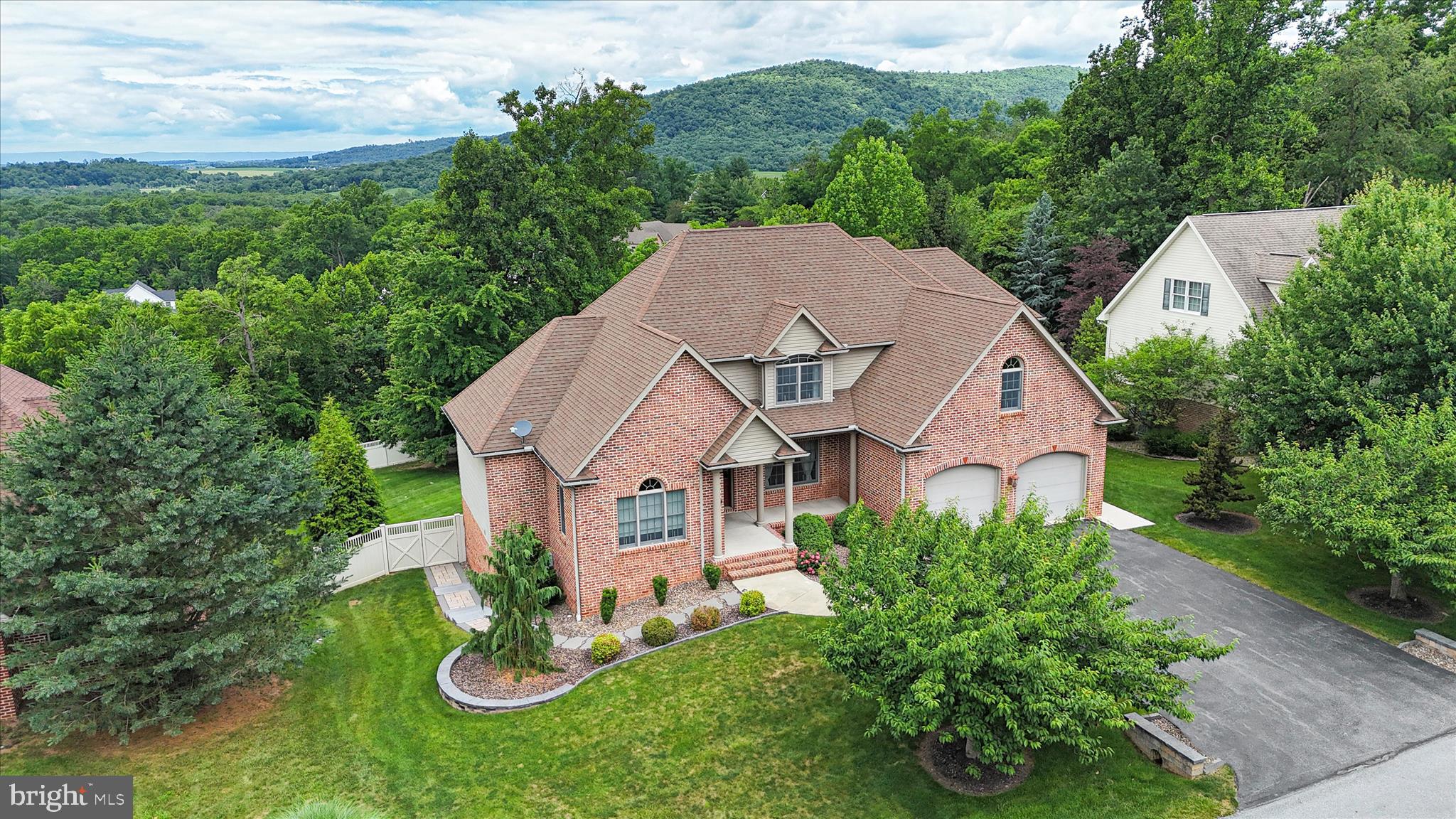 FOREST HILLS - Residential