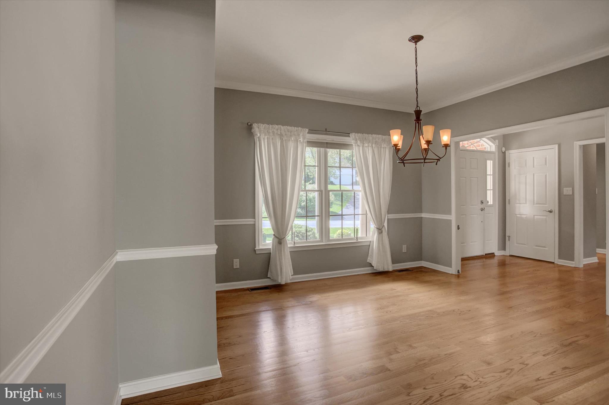 FOREST HILLS - Residential