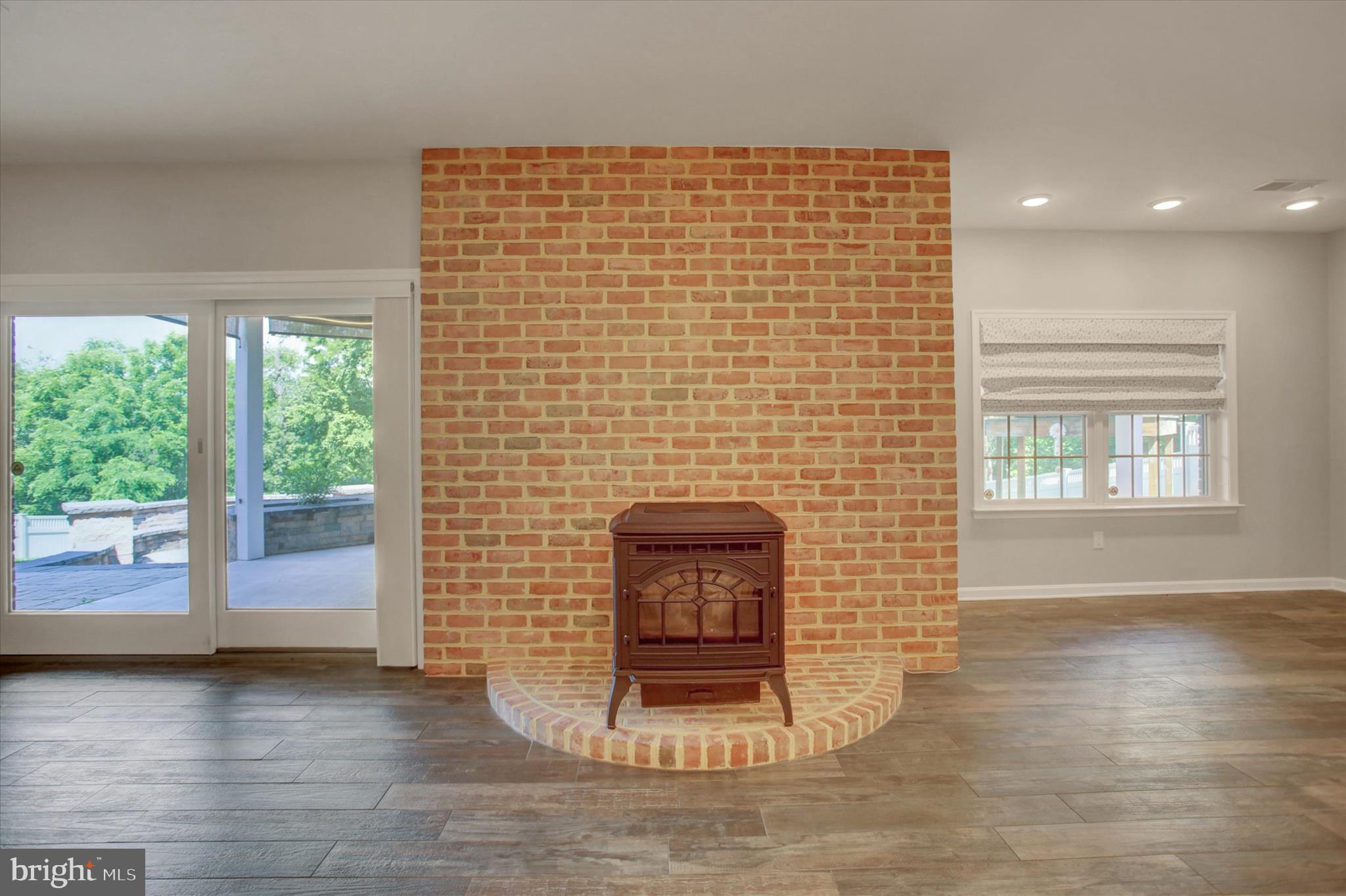 FOREST HILLS - Residential