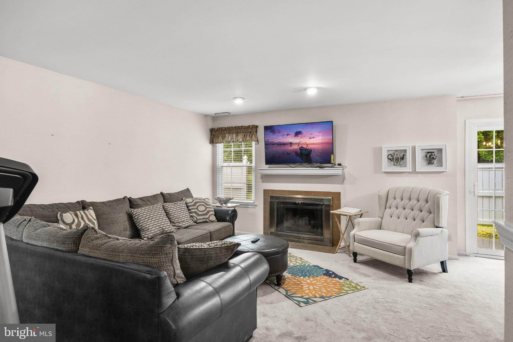 ROSE HOLLOW - Residential