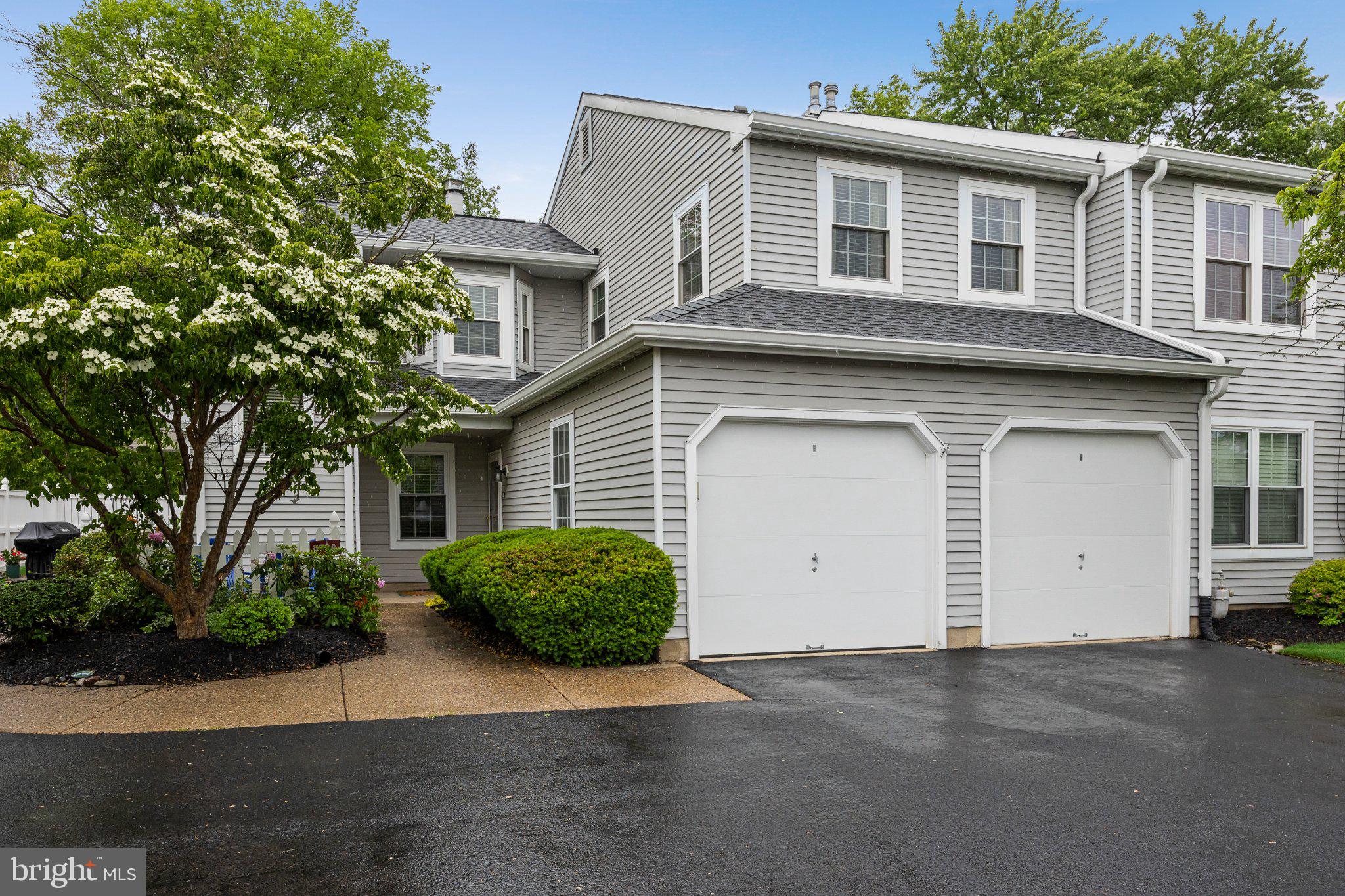 ROSE HOLLOW - Residential
