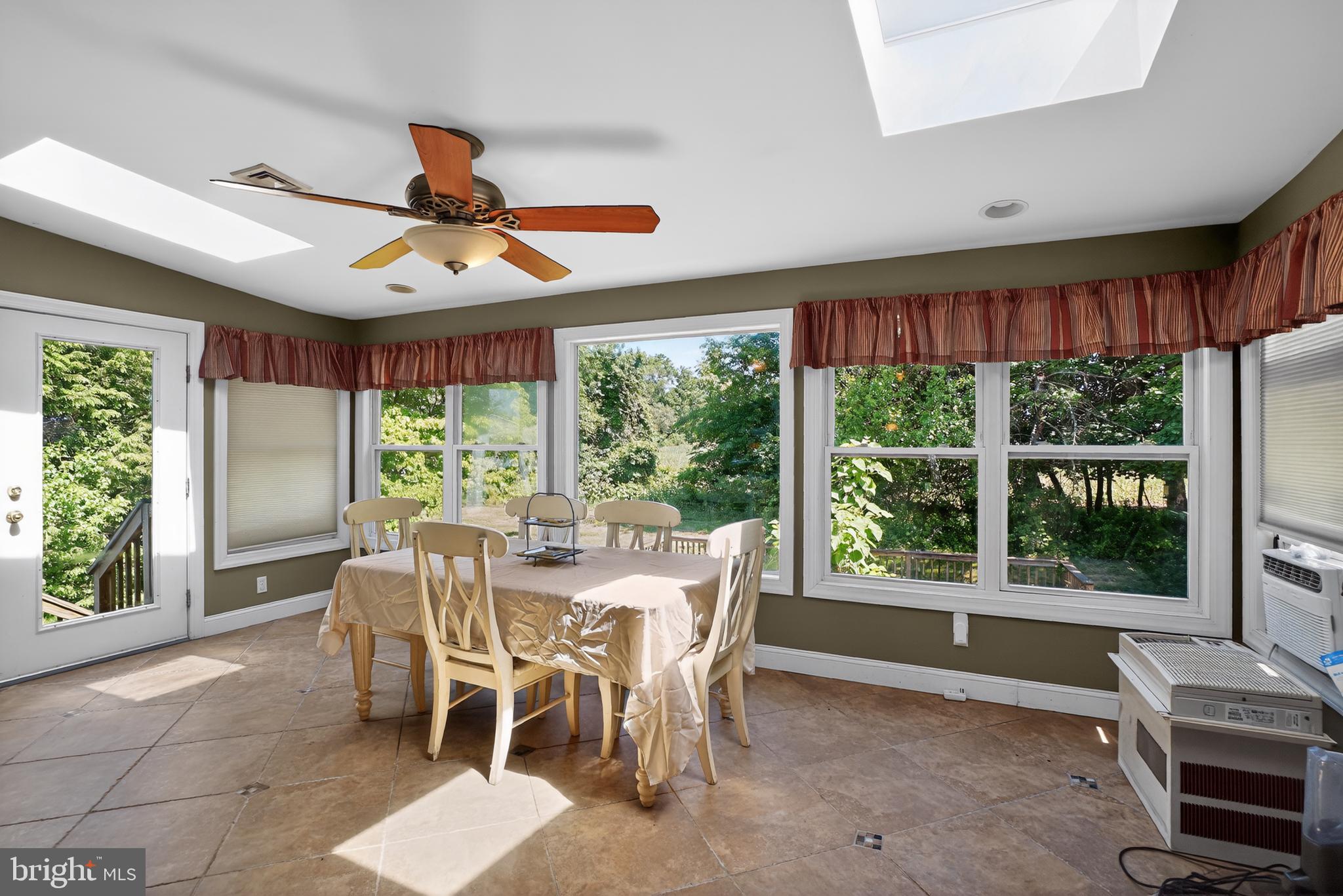 PINE GROVE - Residential