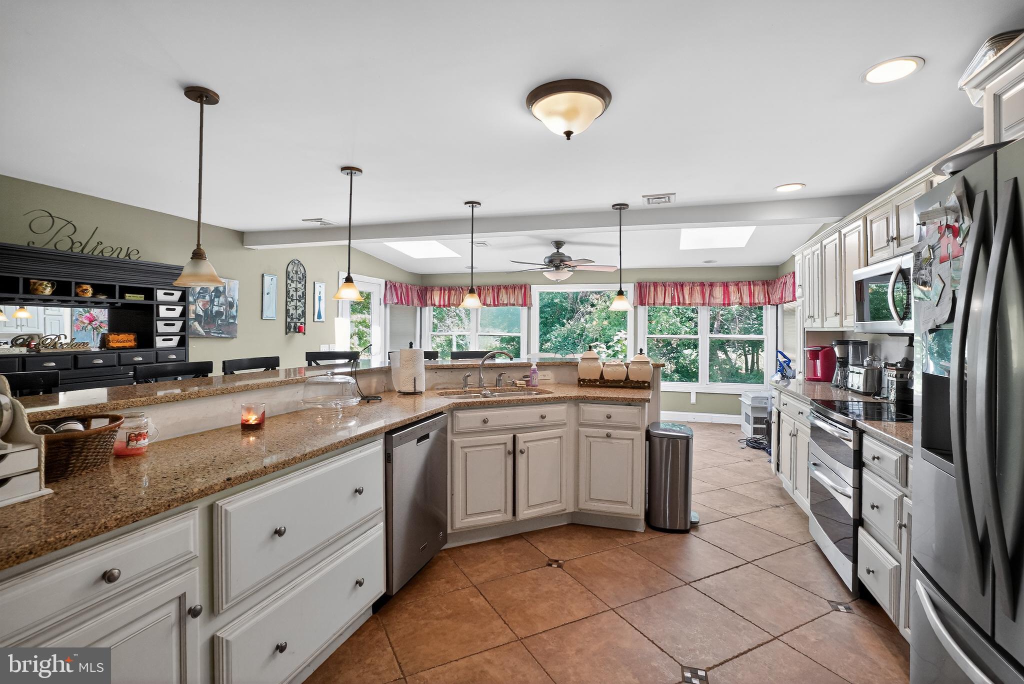 PINE GROVE - Residential