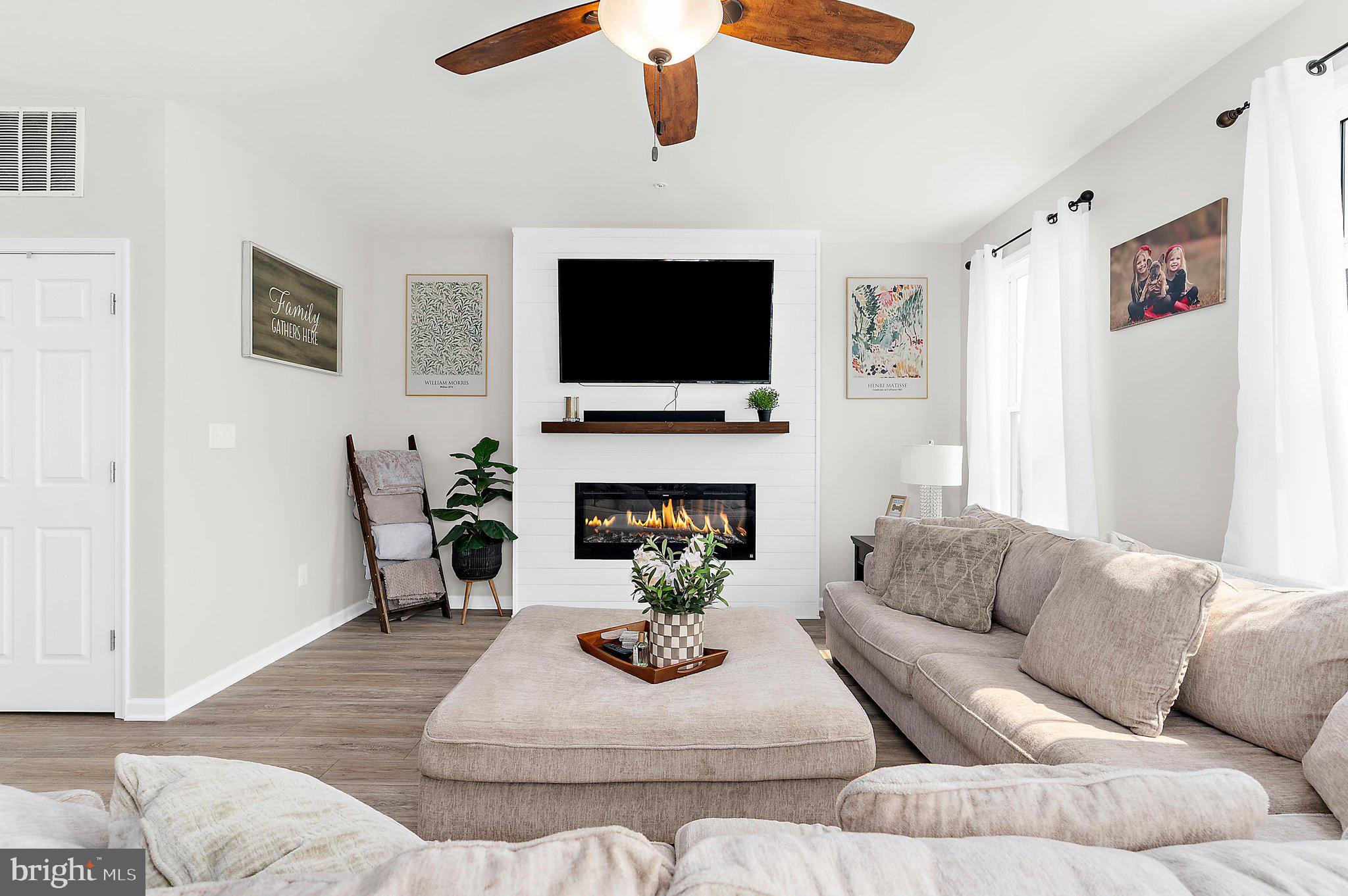 ELLENDALE - Residential