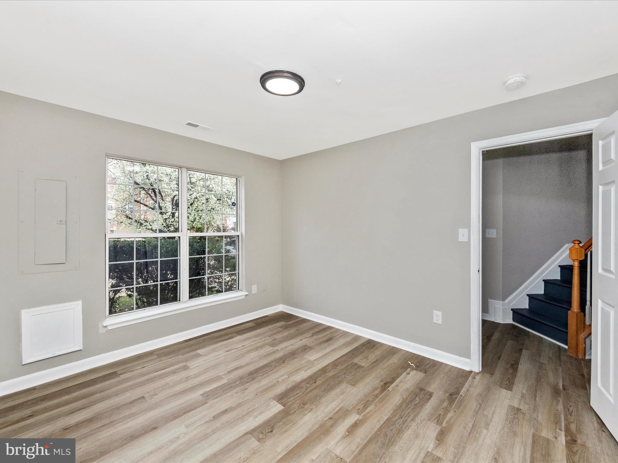 SEVEN OAKS - Residential