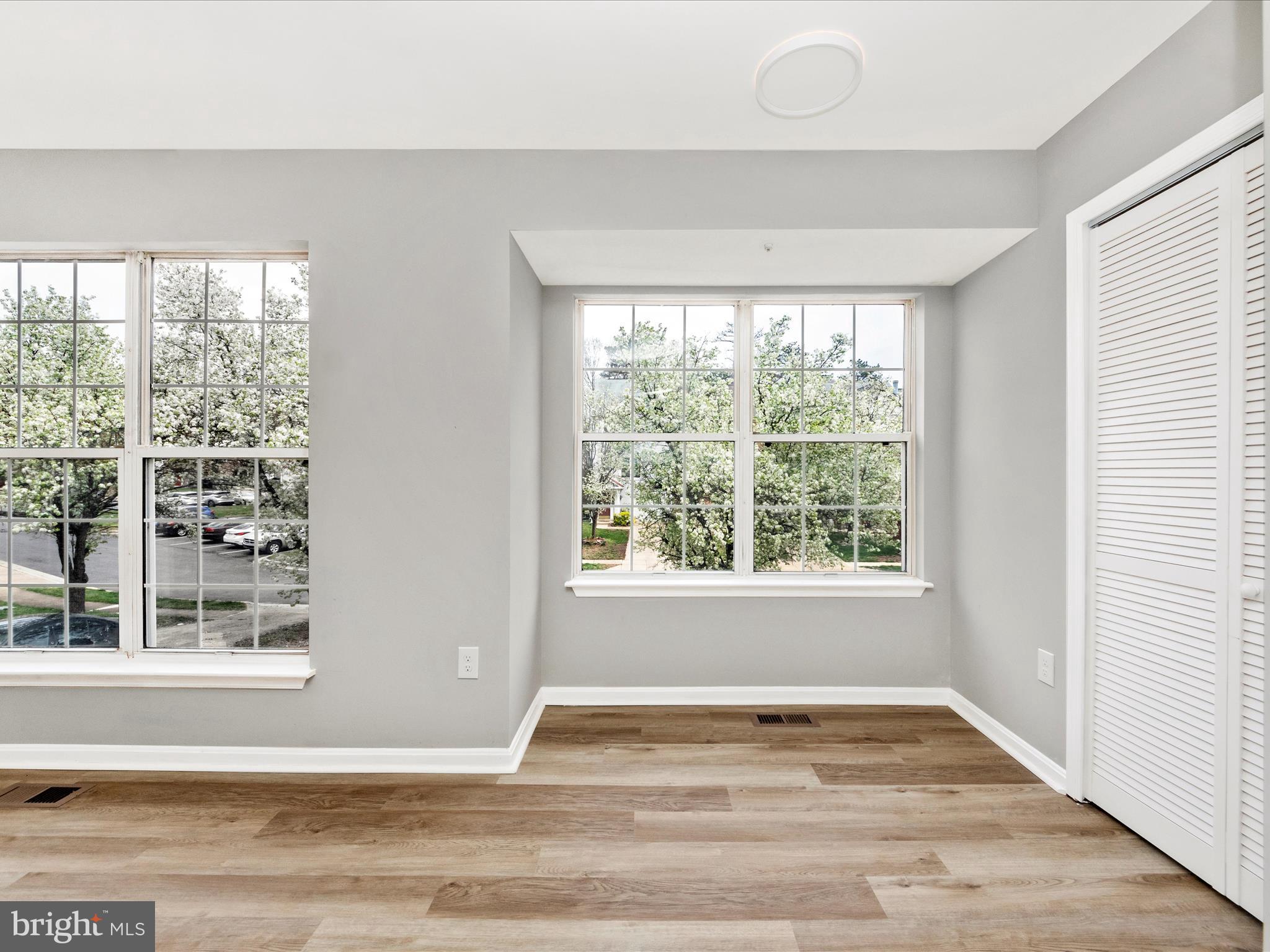 SEVEN OAKS - Residential