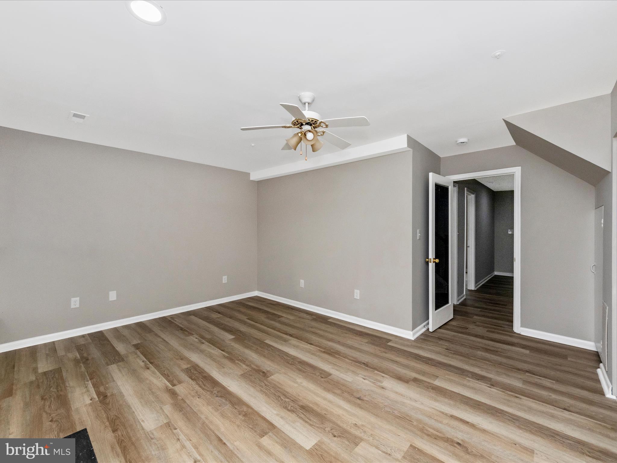 SEVEN OAKS - Residential