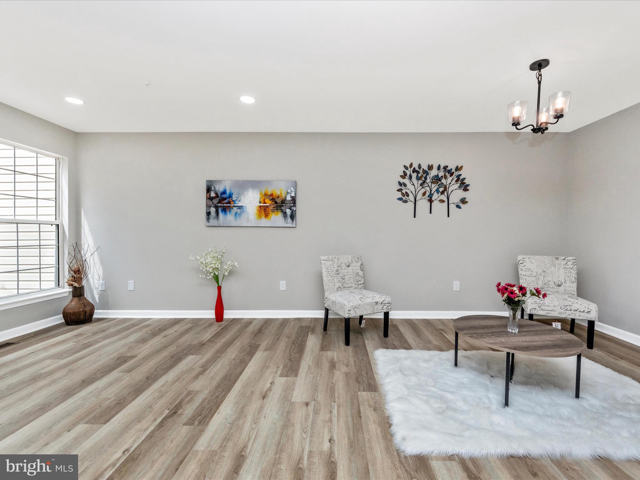 SEVEN OAKS - Residential