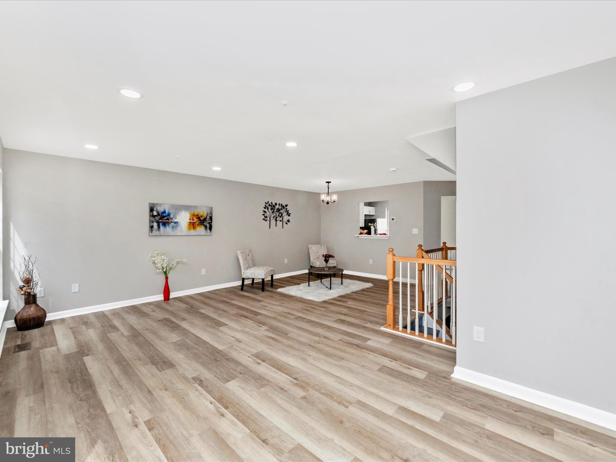 SEVEN OAKS - Residential