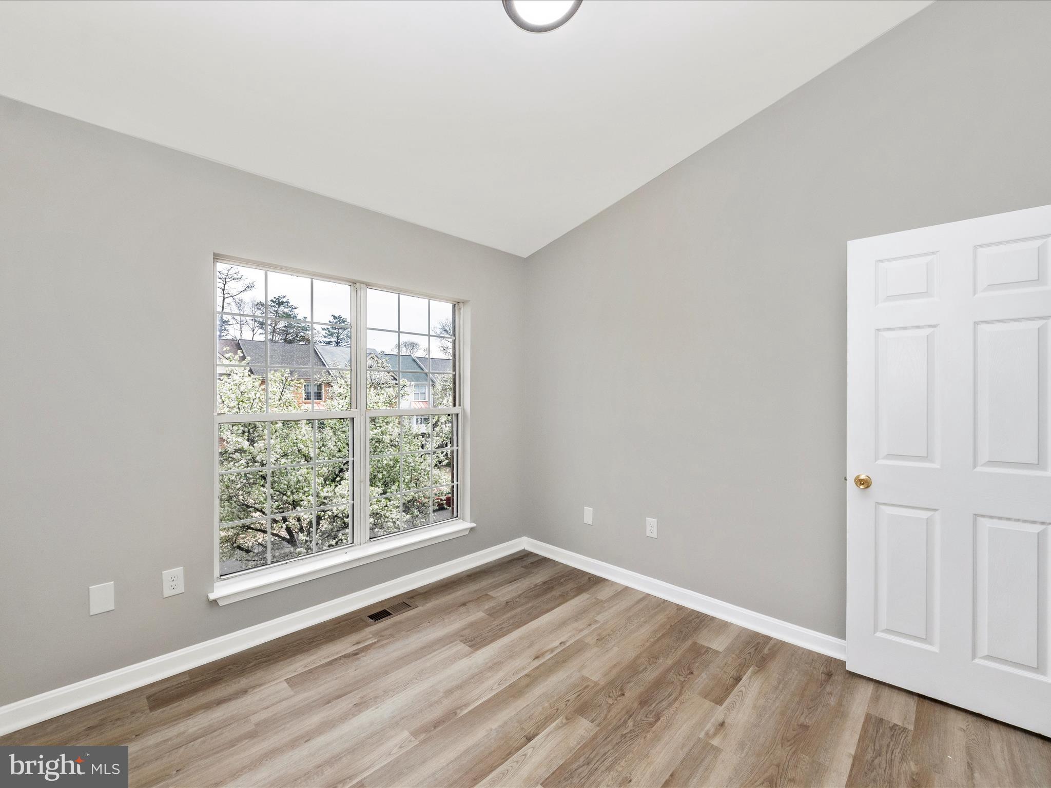 SEVEN OAKS - Residential