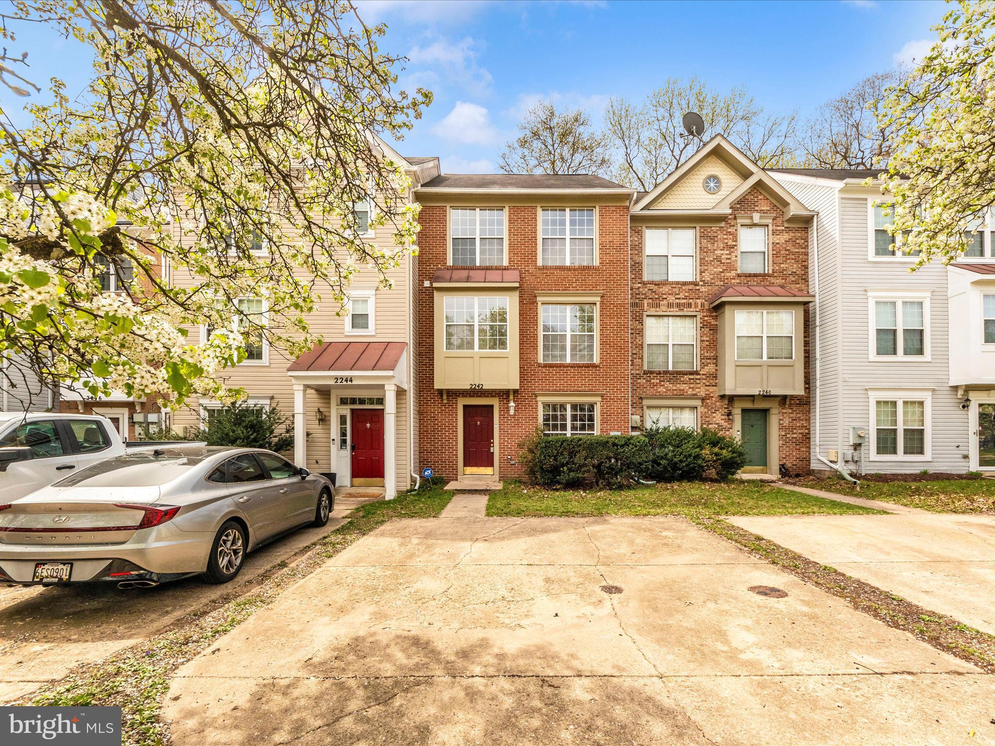 SEVEN OAKS - Residential