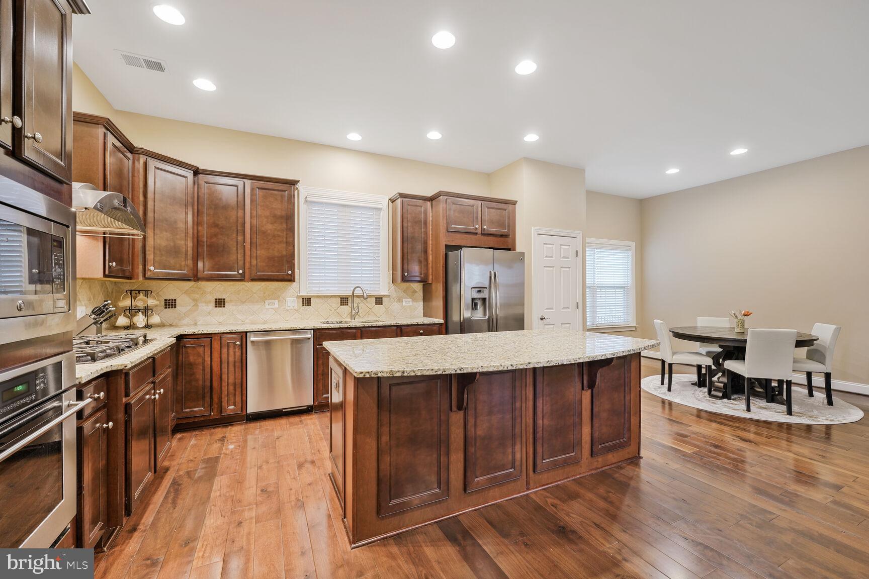 KINGSTOWNE - Residential