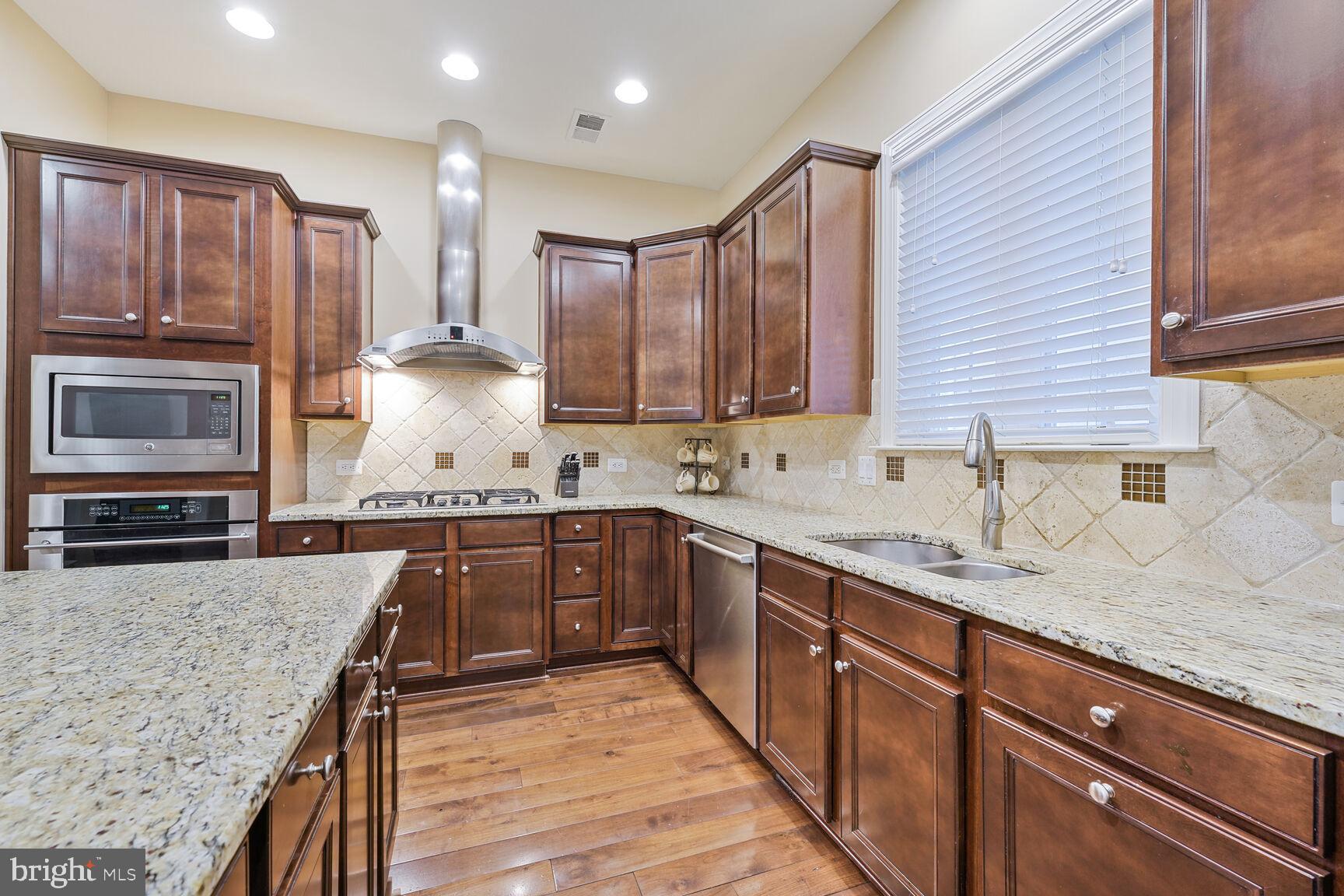 KINGSTOWNE - Residential