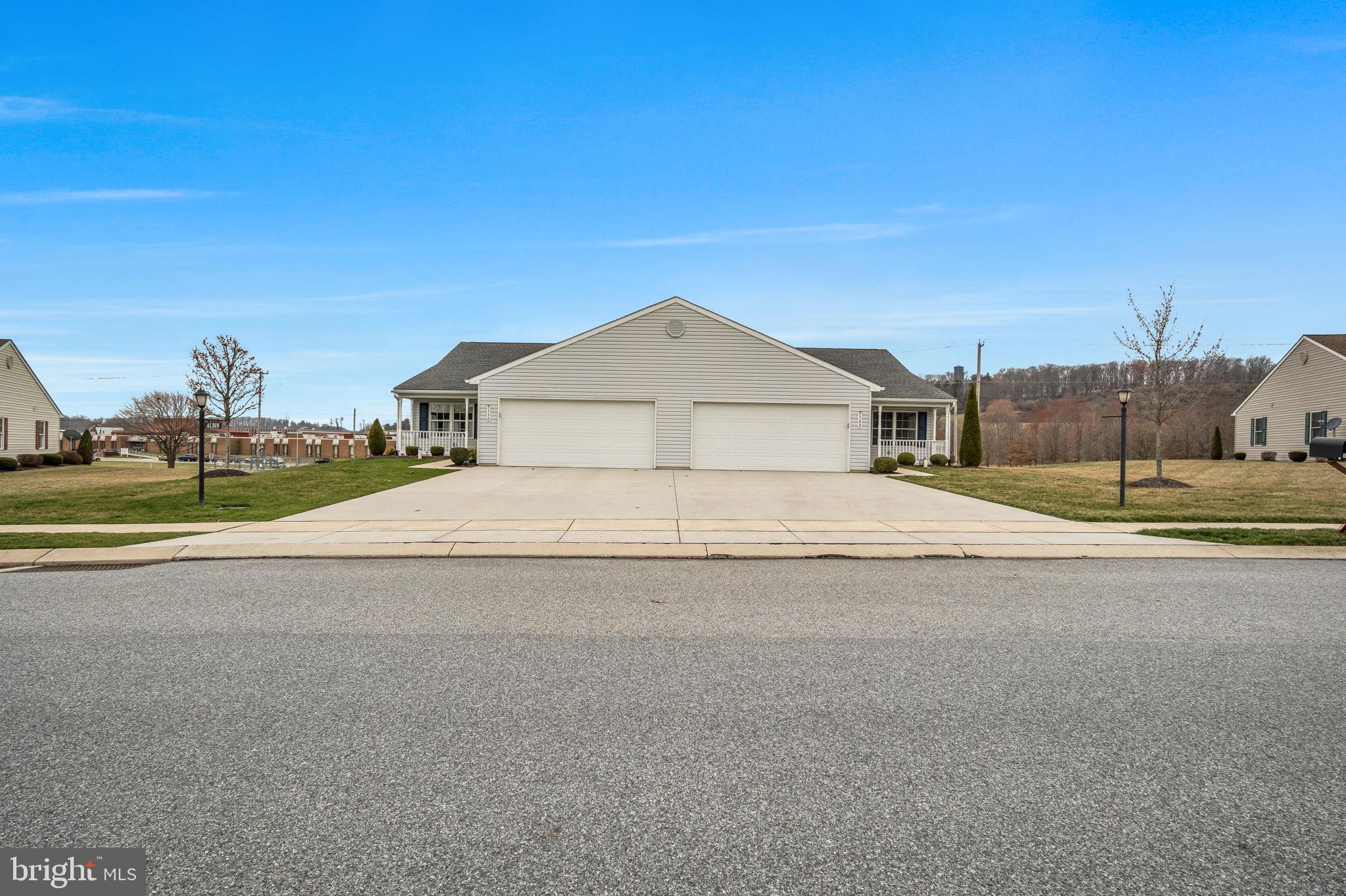 ROTH'S FARM VILLAGE - Residential