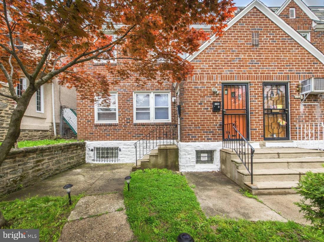 WEST OAK LANE - Residential Lease