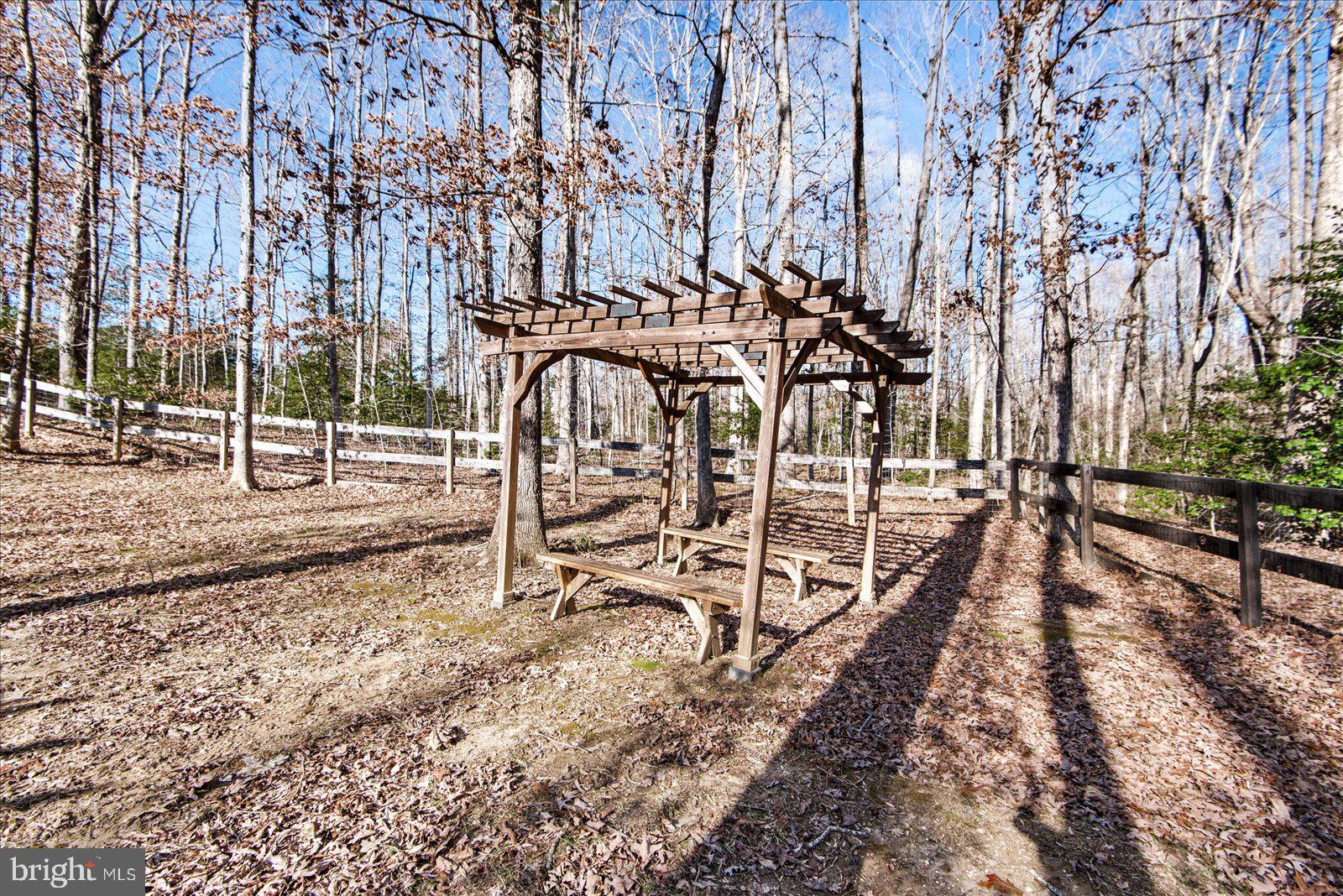 WINDING RIDGE - Residential
