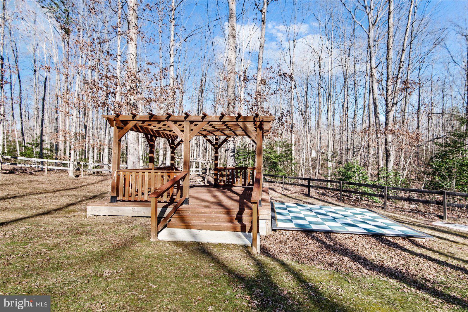 WINDING RIDGE - Residential