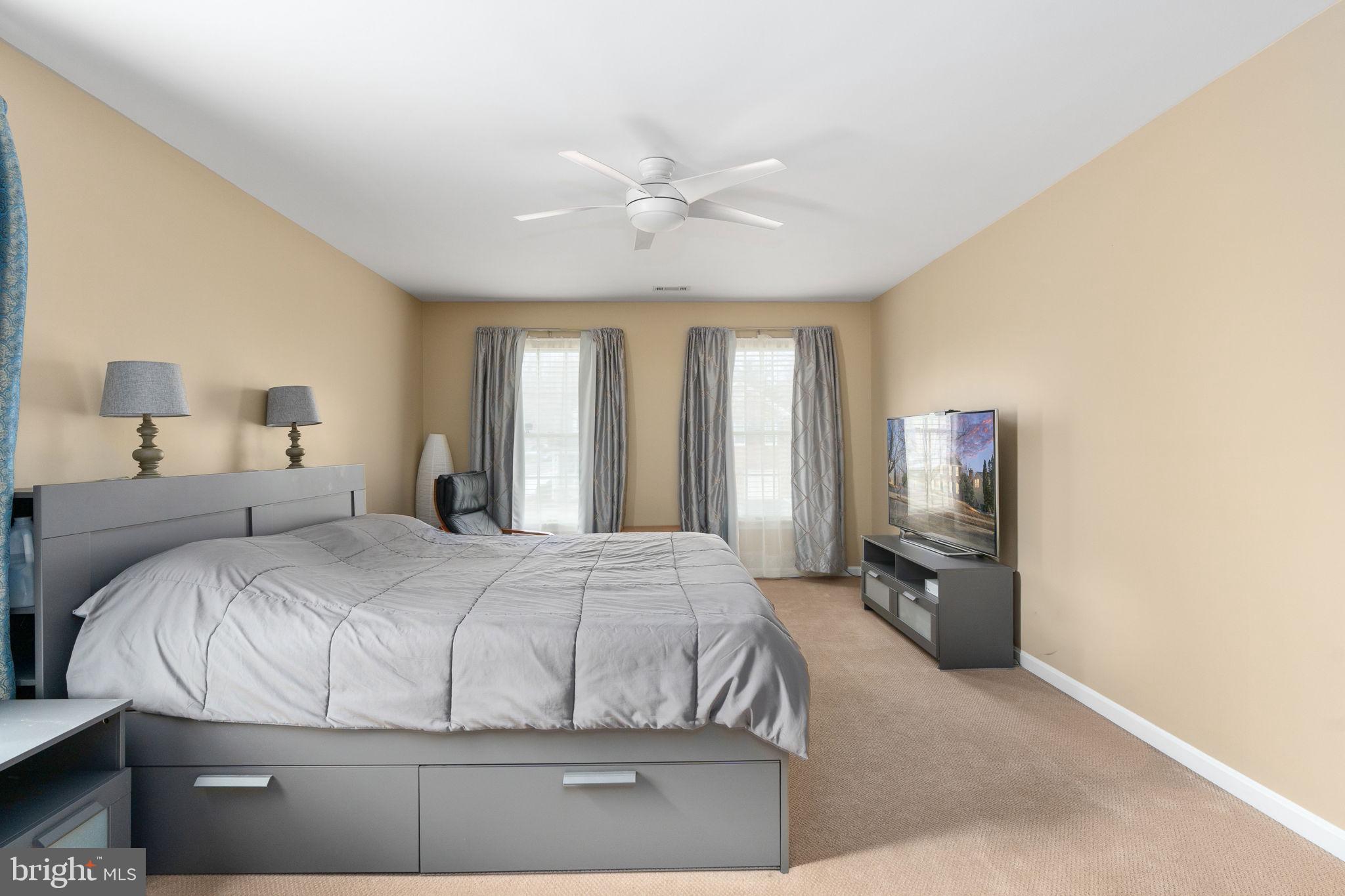 HAMPTON OAKS - Residential