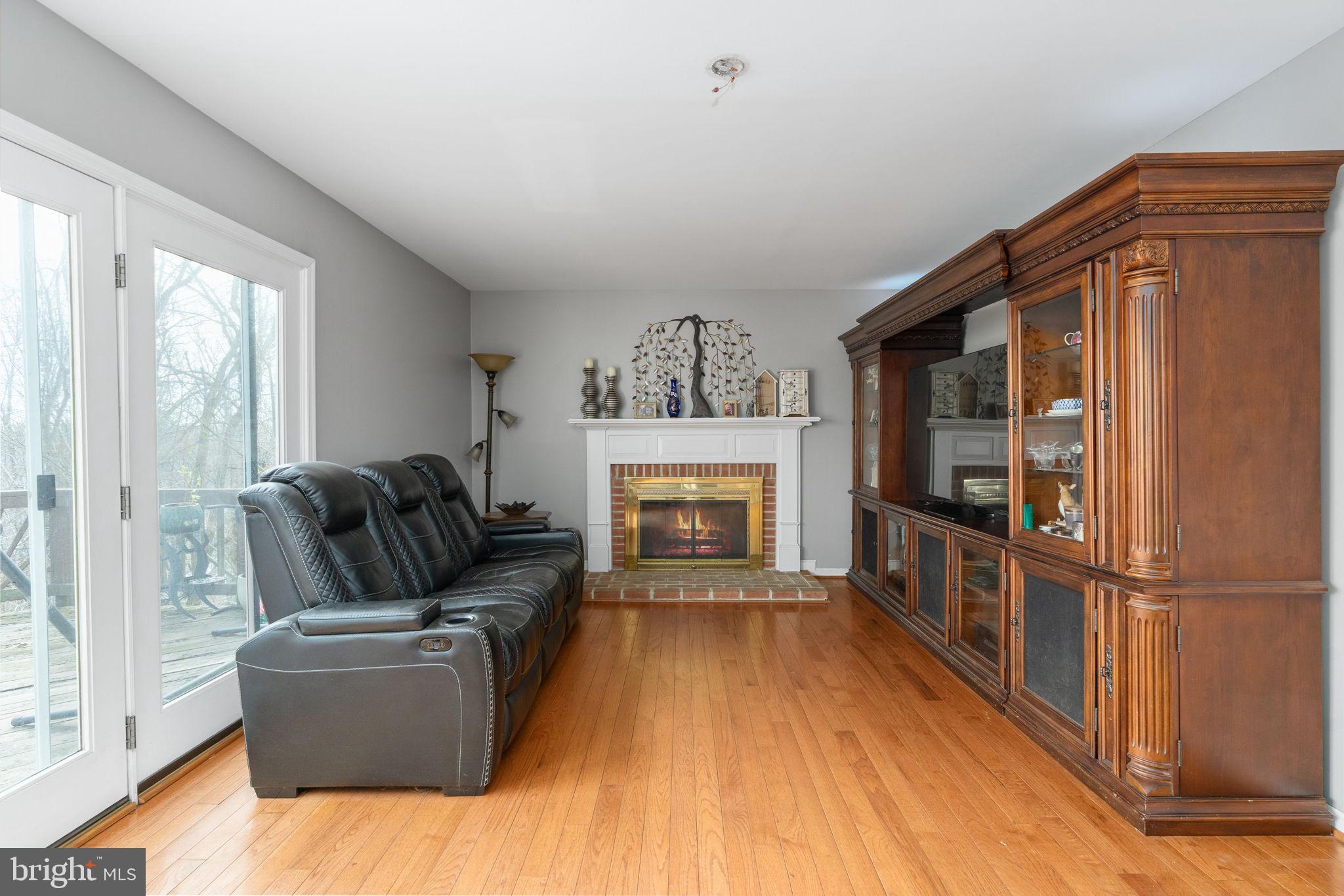 HAMPTON OAKS - Residential