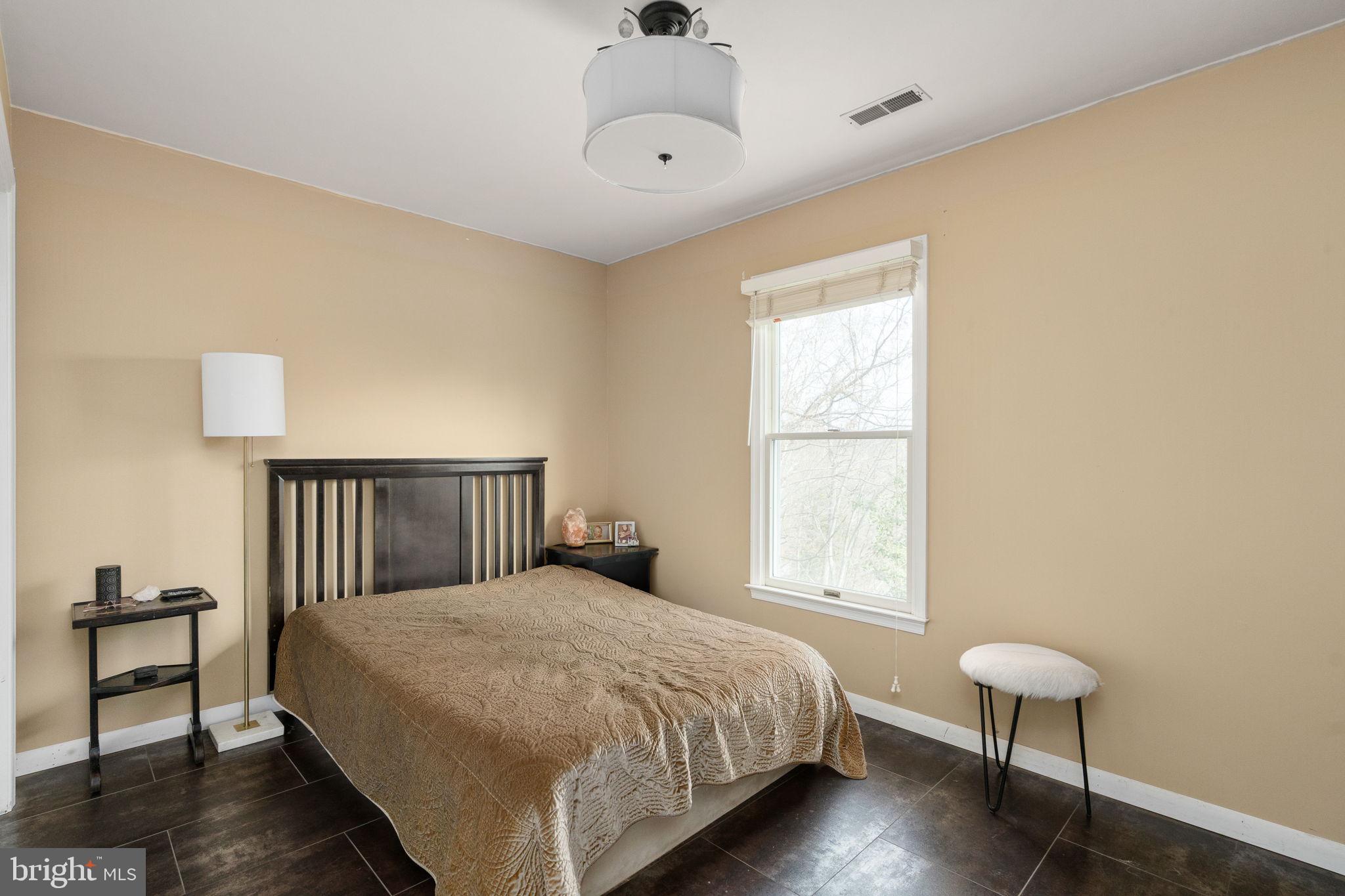 HAMPTON OAKS - Residential