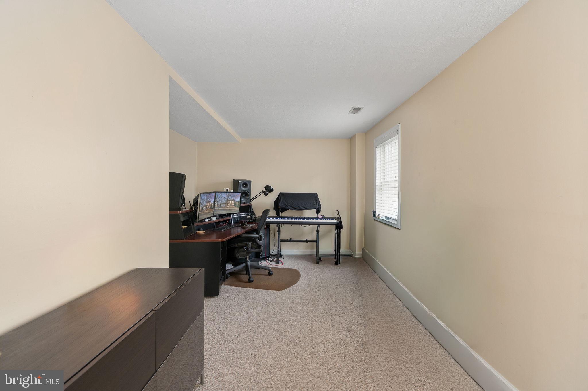 HAMPTON OAKS - Residential