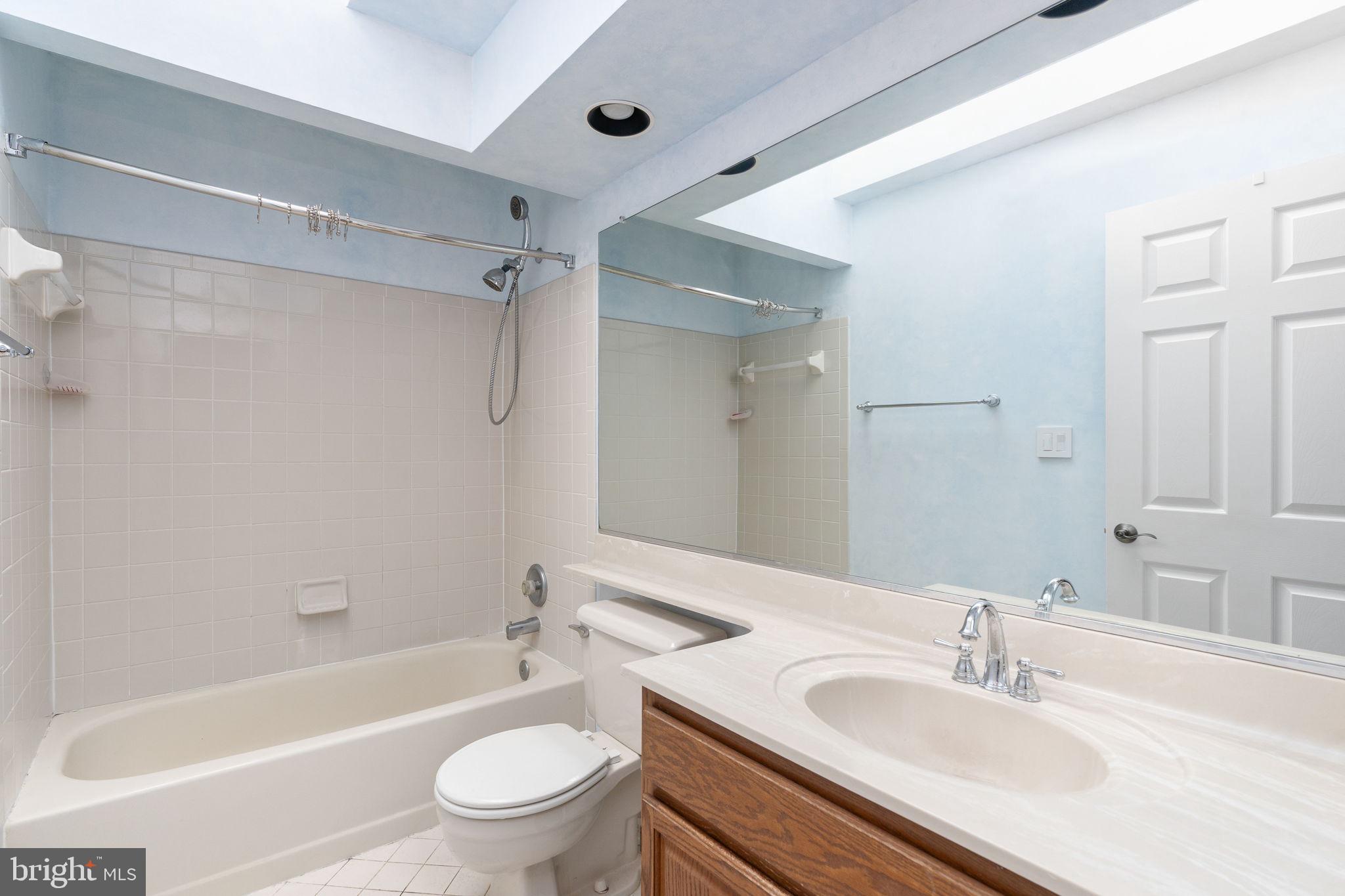 HAMPTON OAKS - Residential