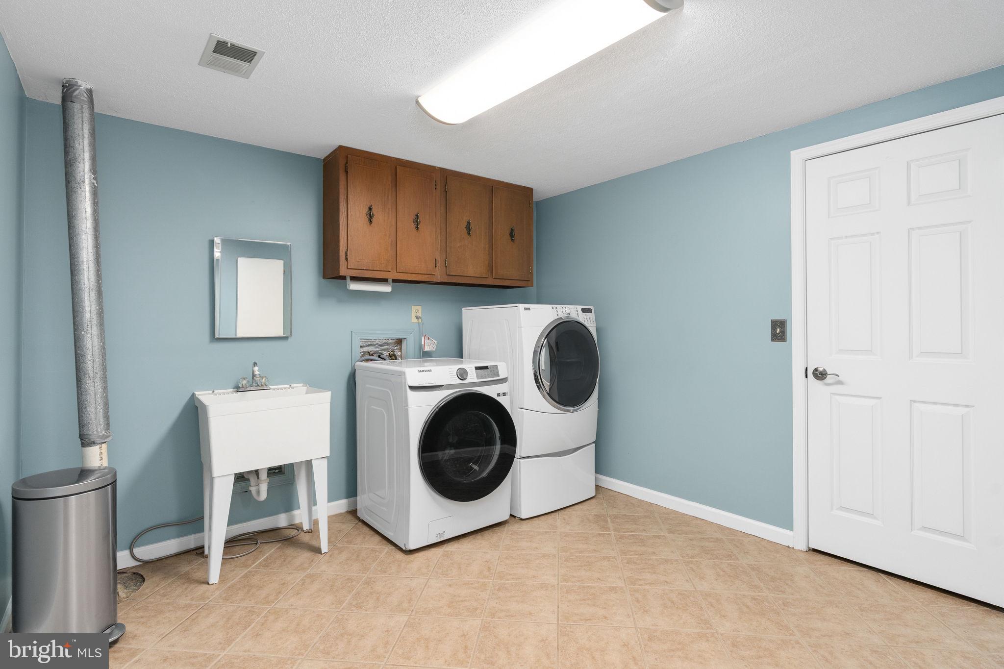 HAMPTON OAKS - Residential