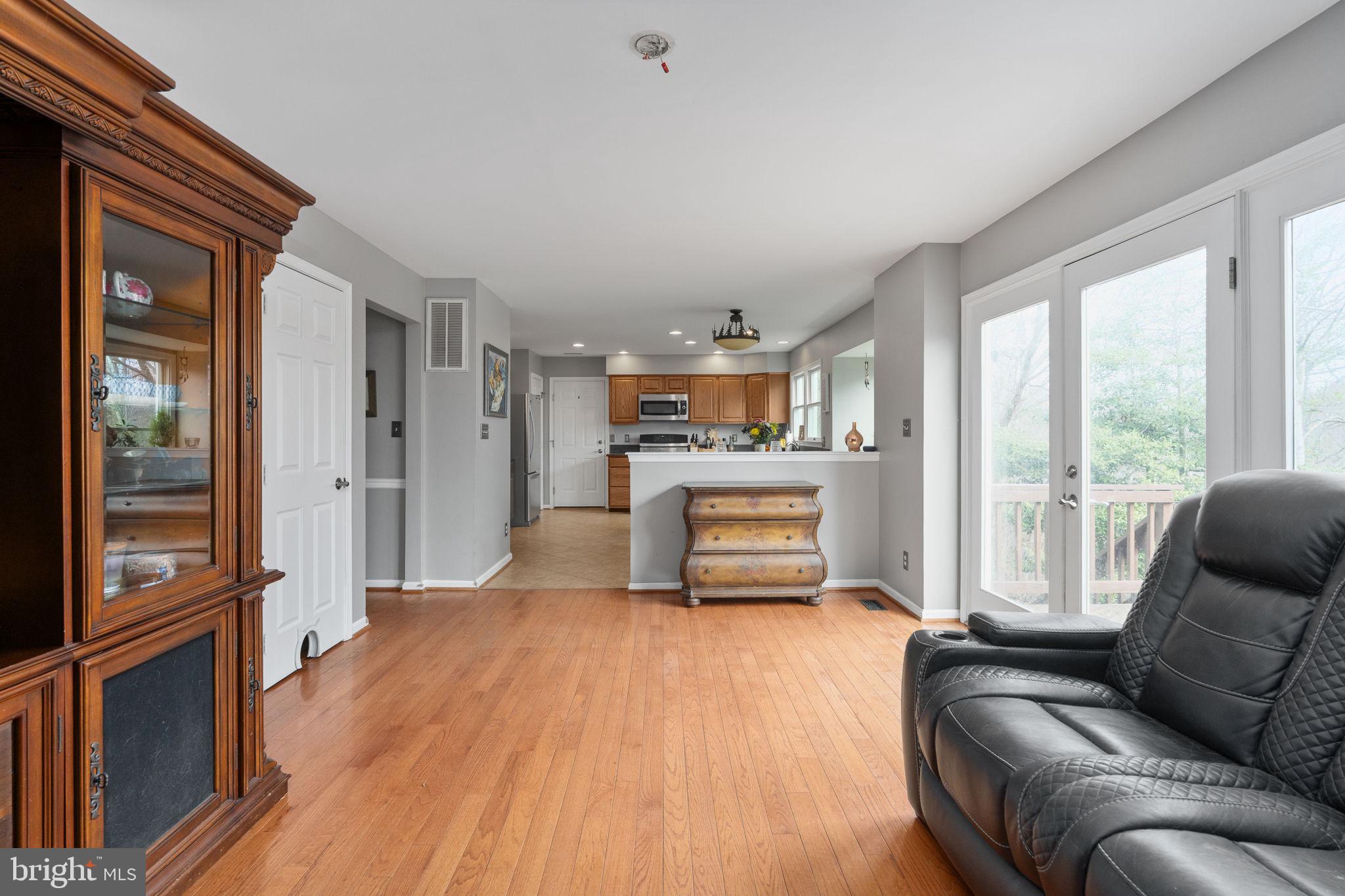 HAMPTON OAKS - Residential