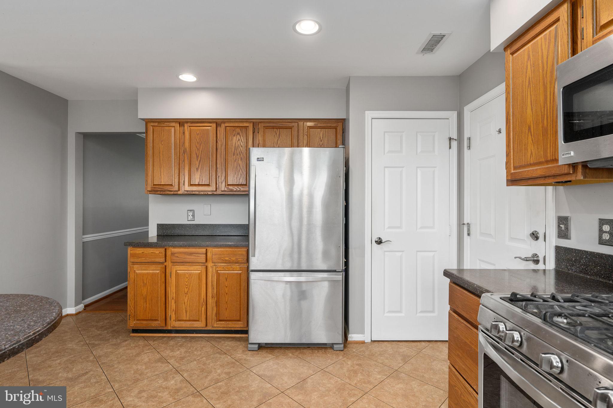 HAMPTON OAKS - Residential