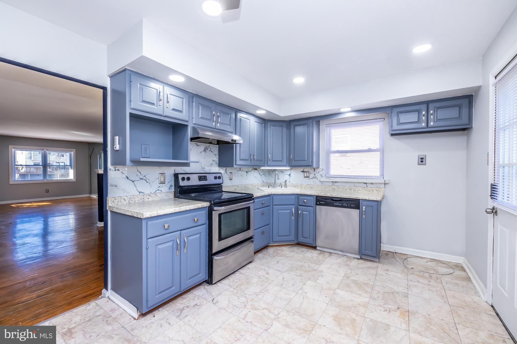LANSDOWNE - Residential Lease