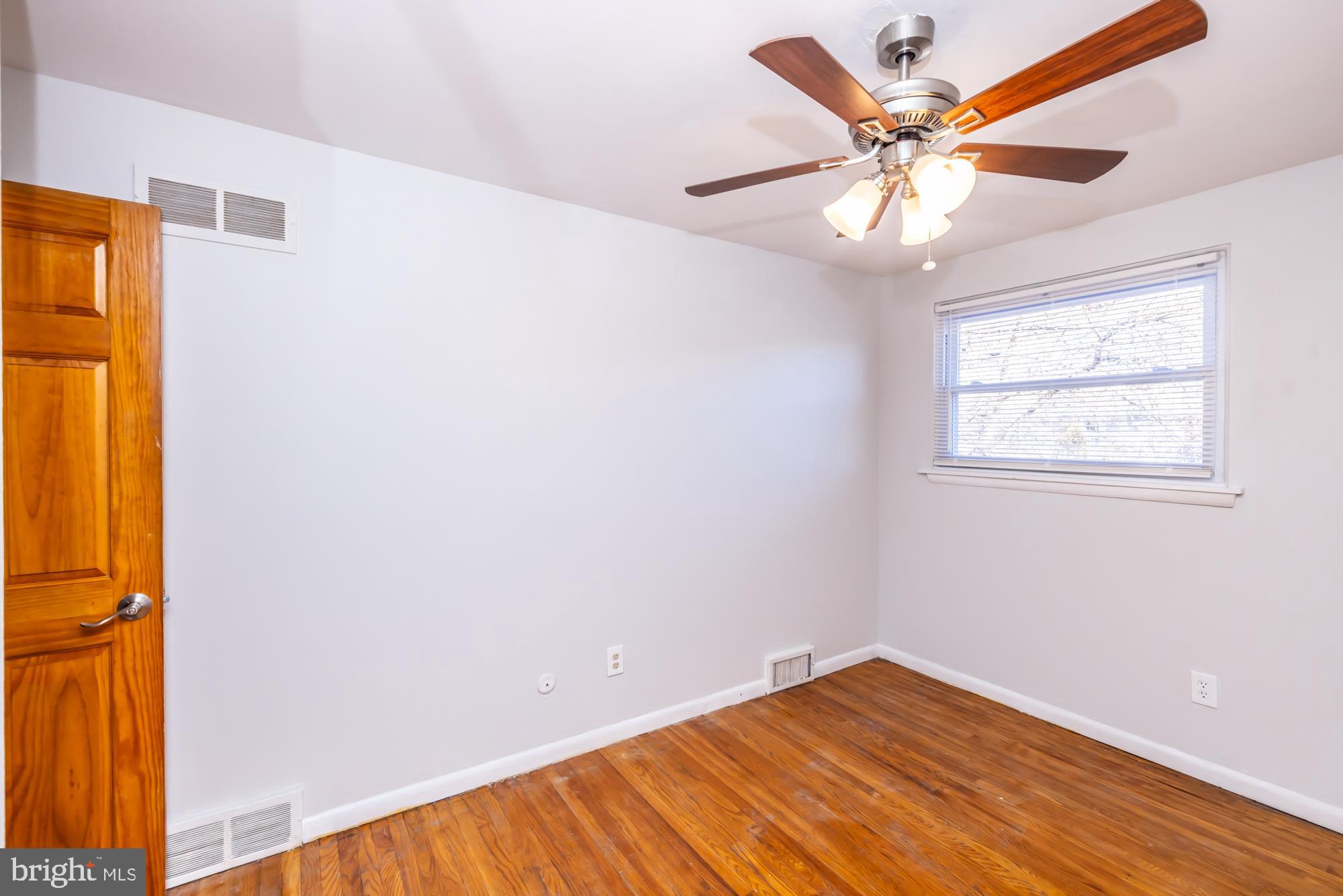 LANSDOWNE - Residential Lease