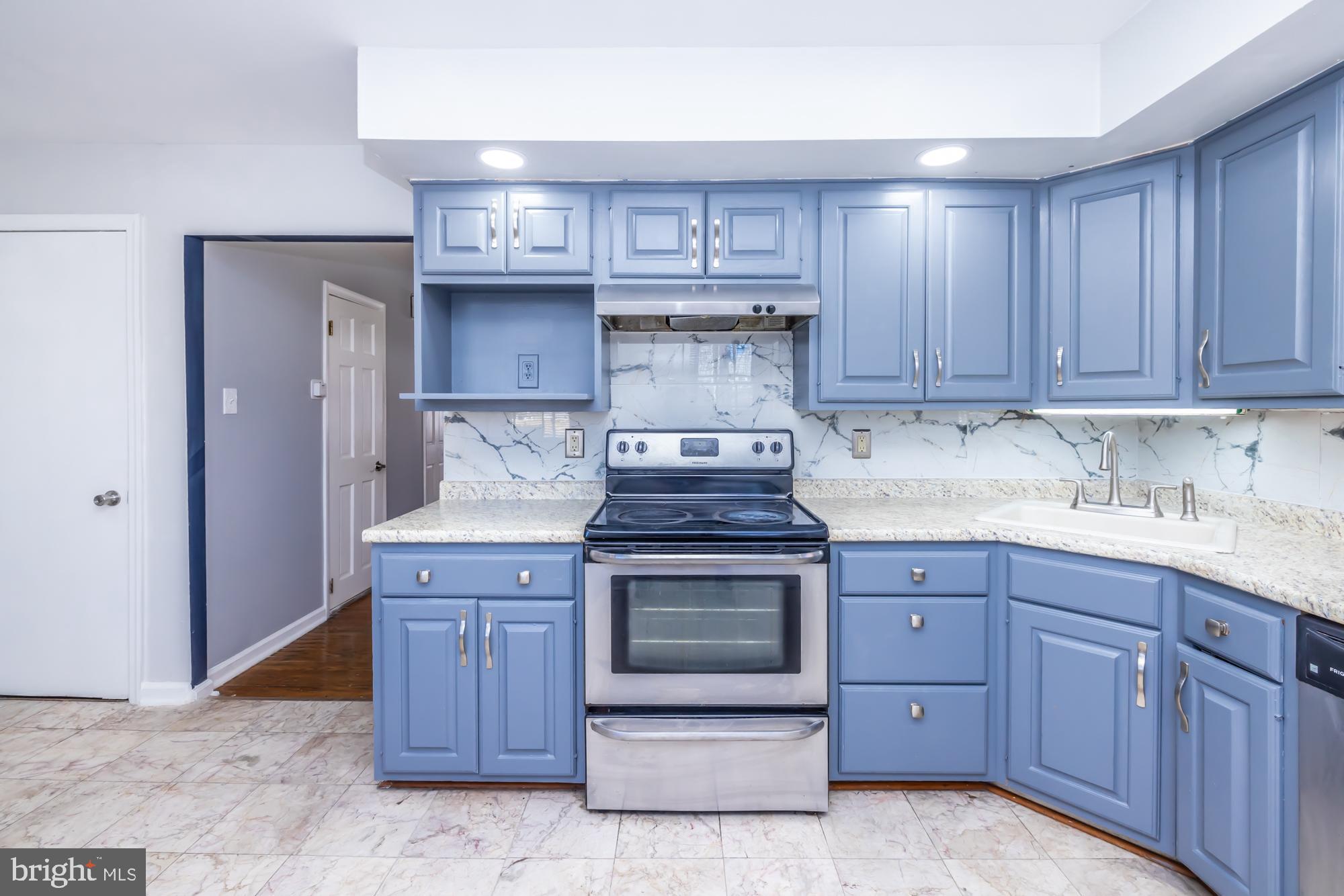 LANSDOWNE - Residential Lease