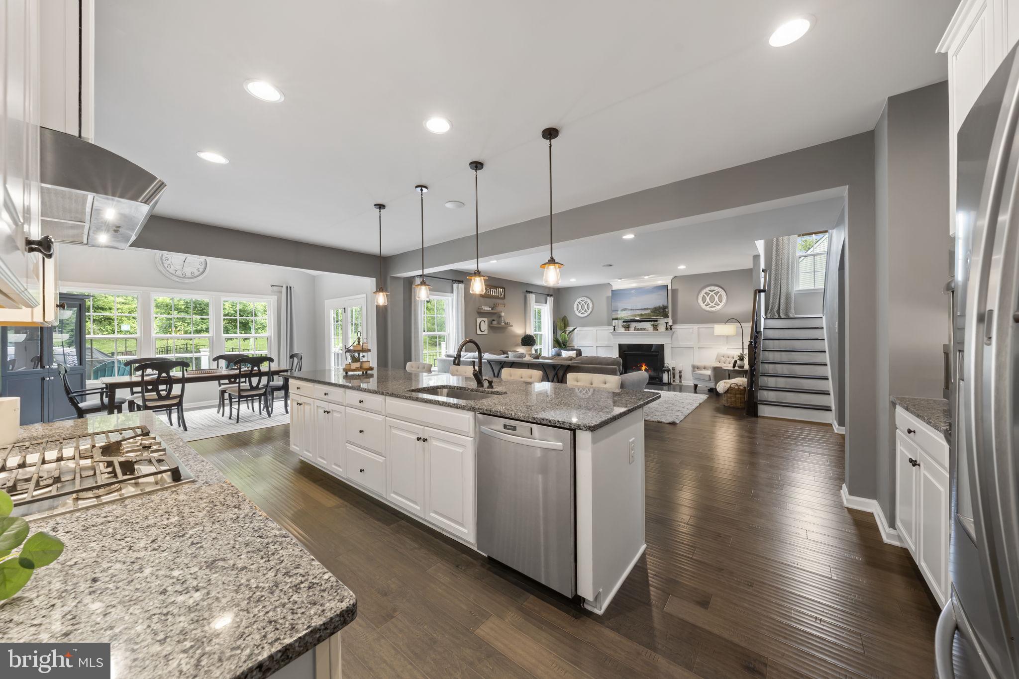HANOVER POINTE - Residential
