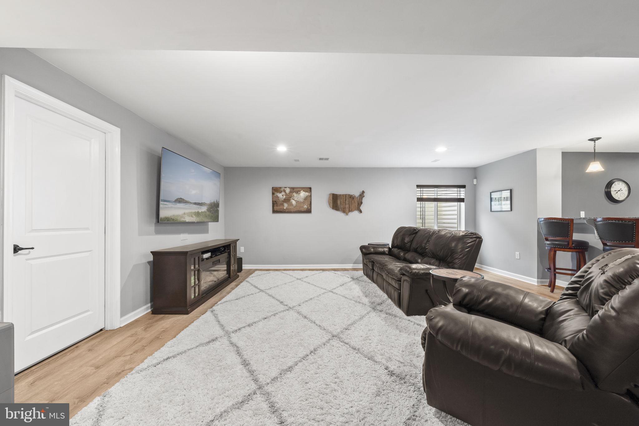 HANOVER POINTE - Residential