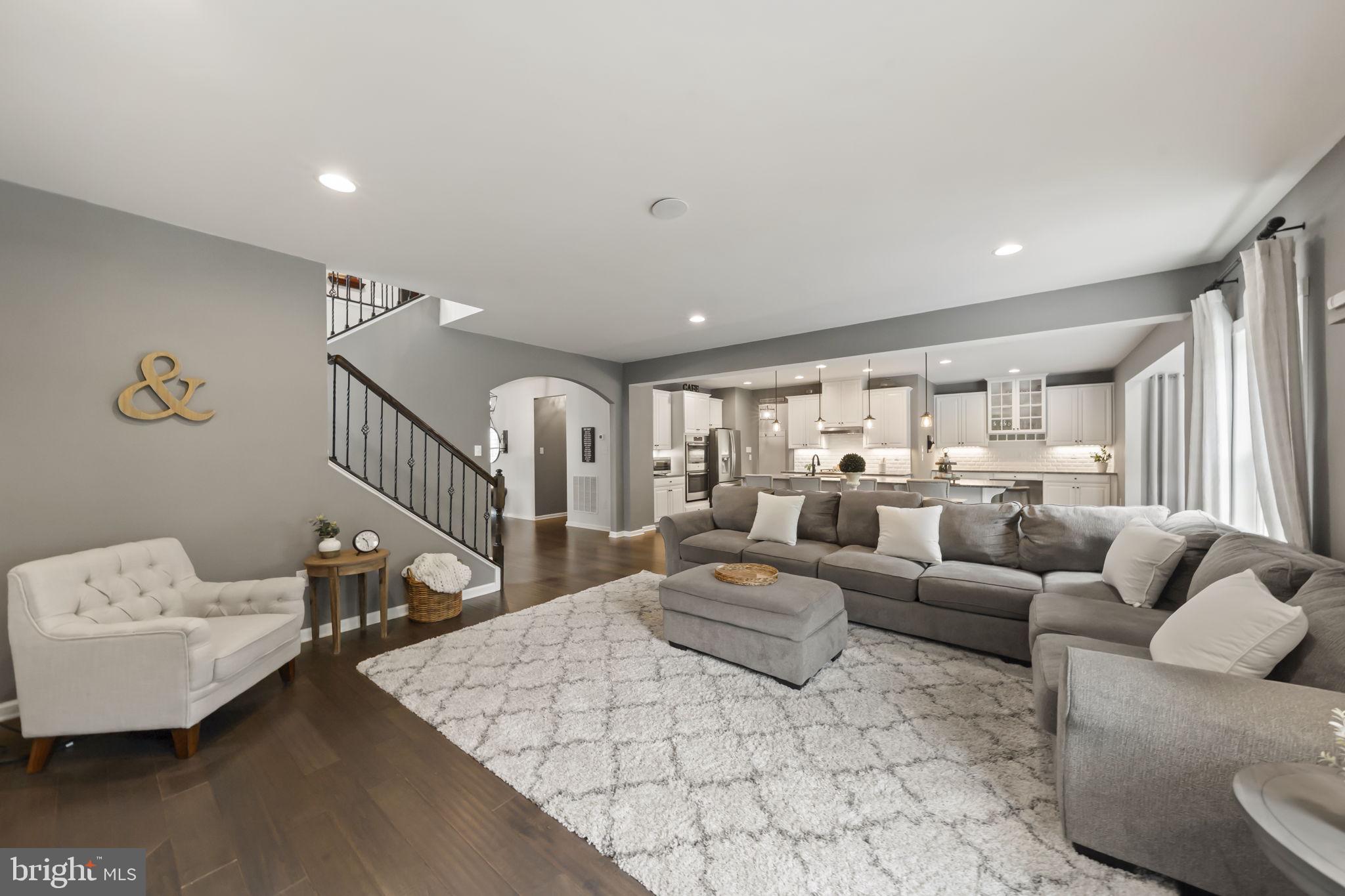 HANOVER POINTE - Residential