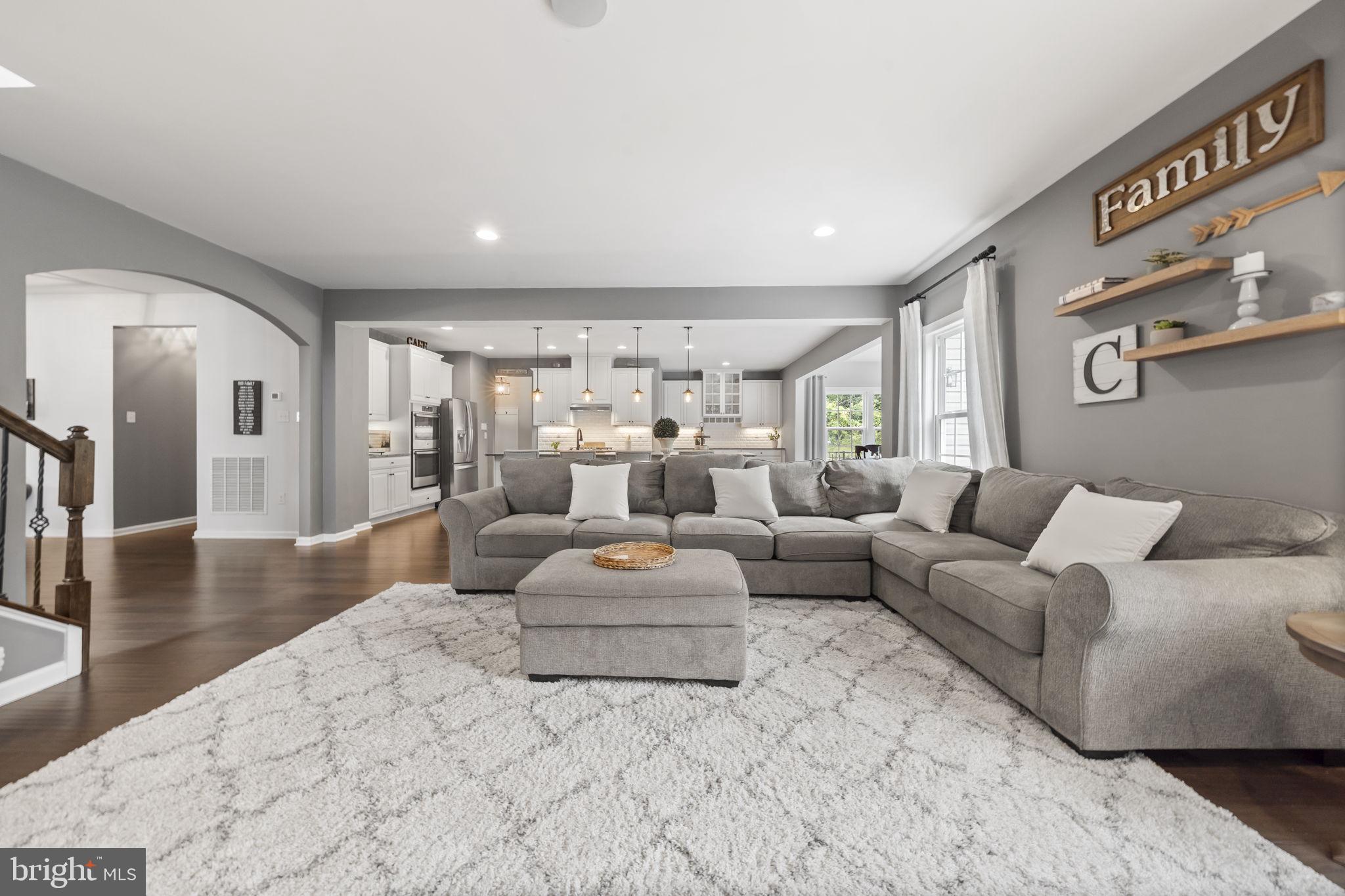 HANOVER POINTE - Residential