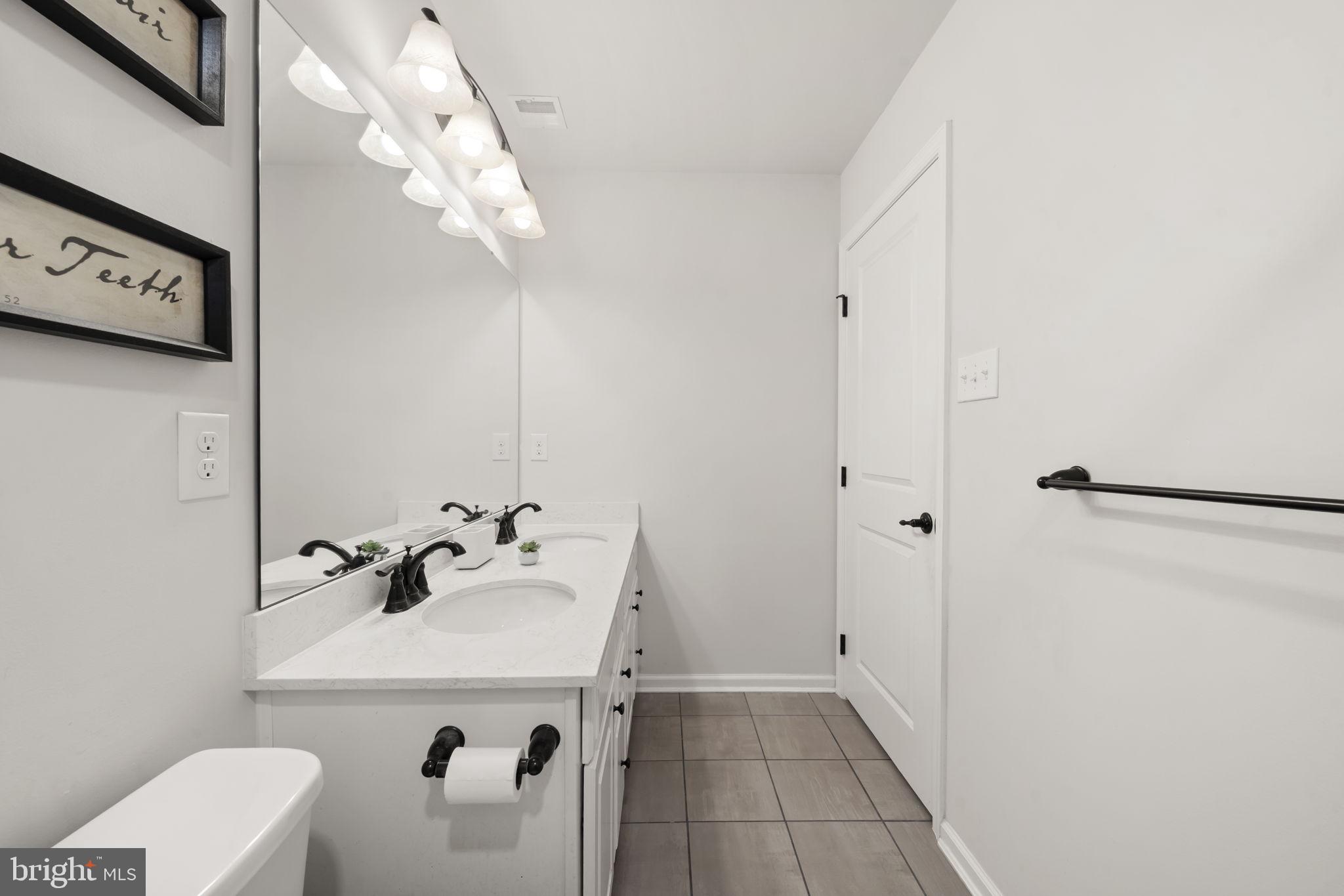 HANOVER POINTE - Residential