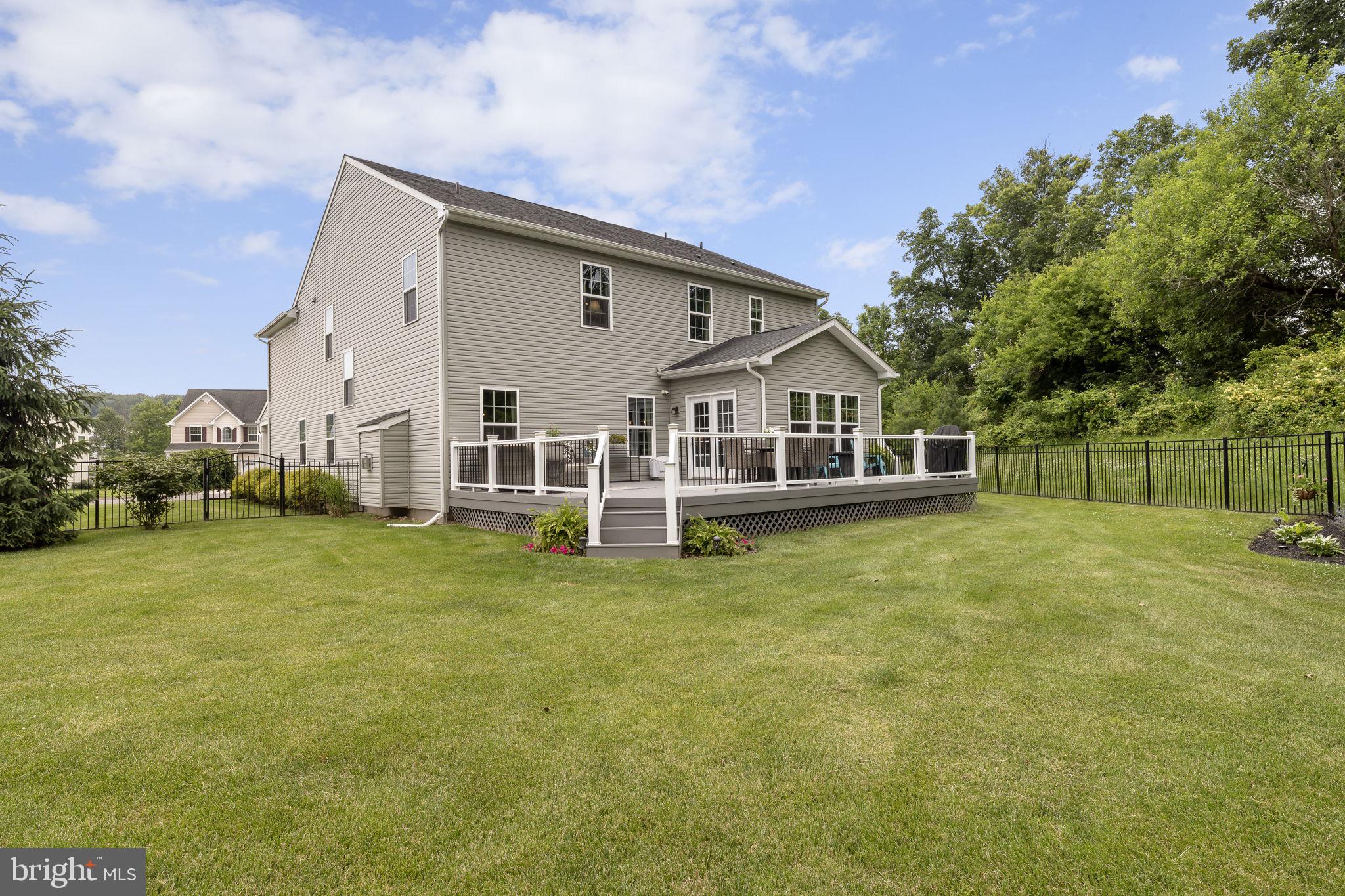 HANOVER POINTE - Residential