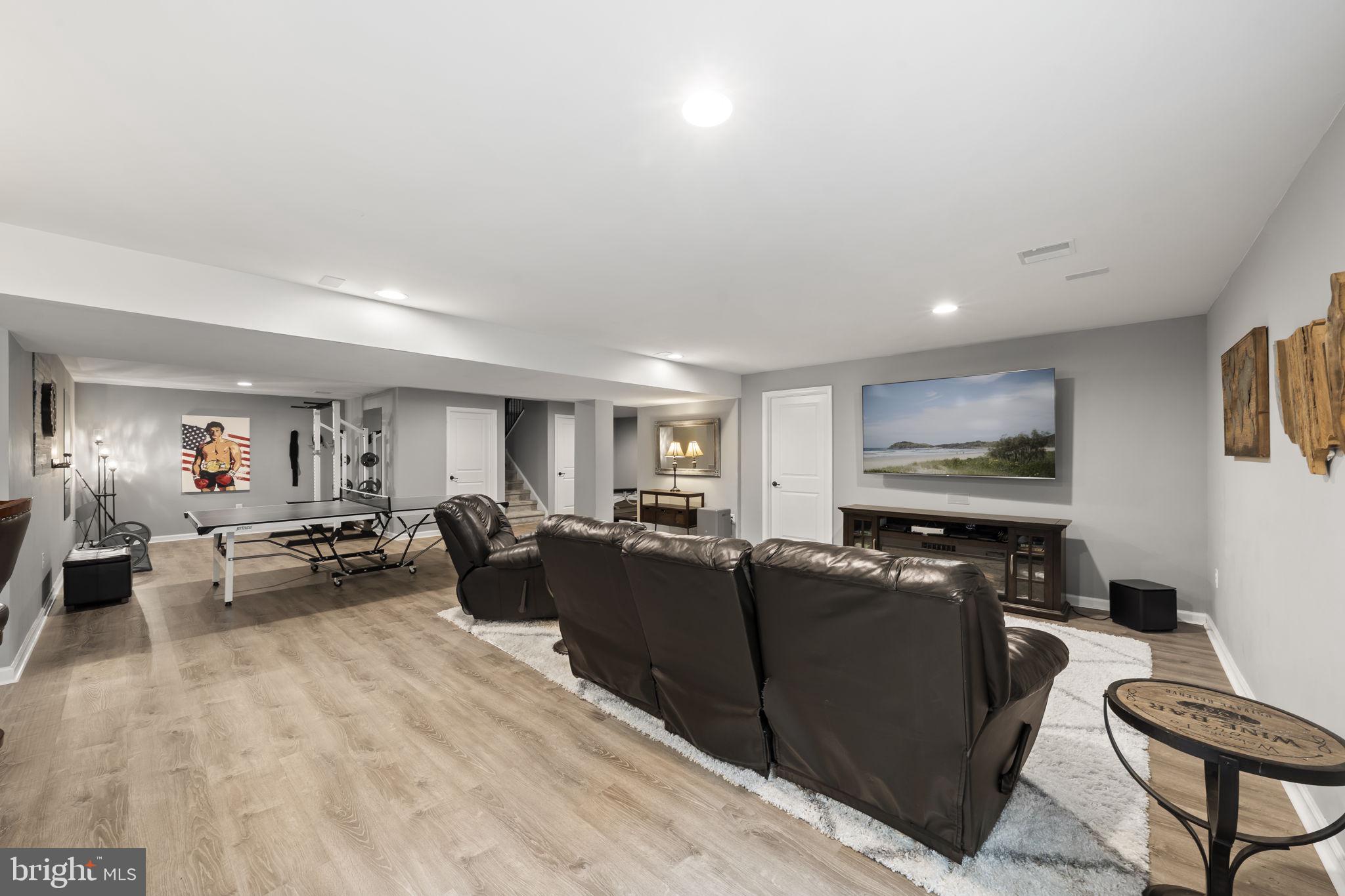 HANOVER POINTE - Residential