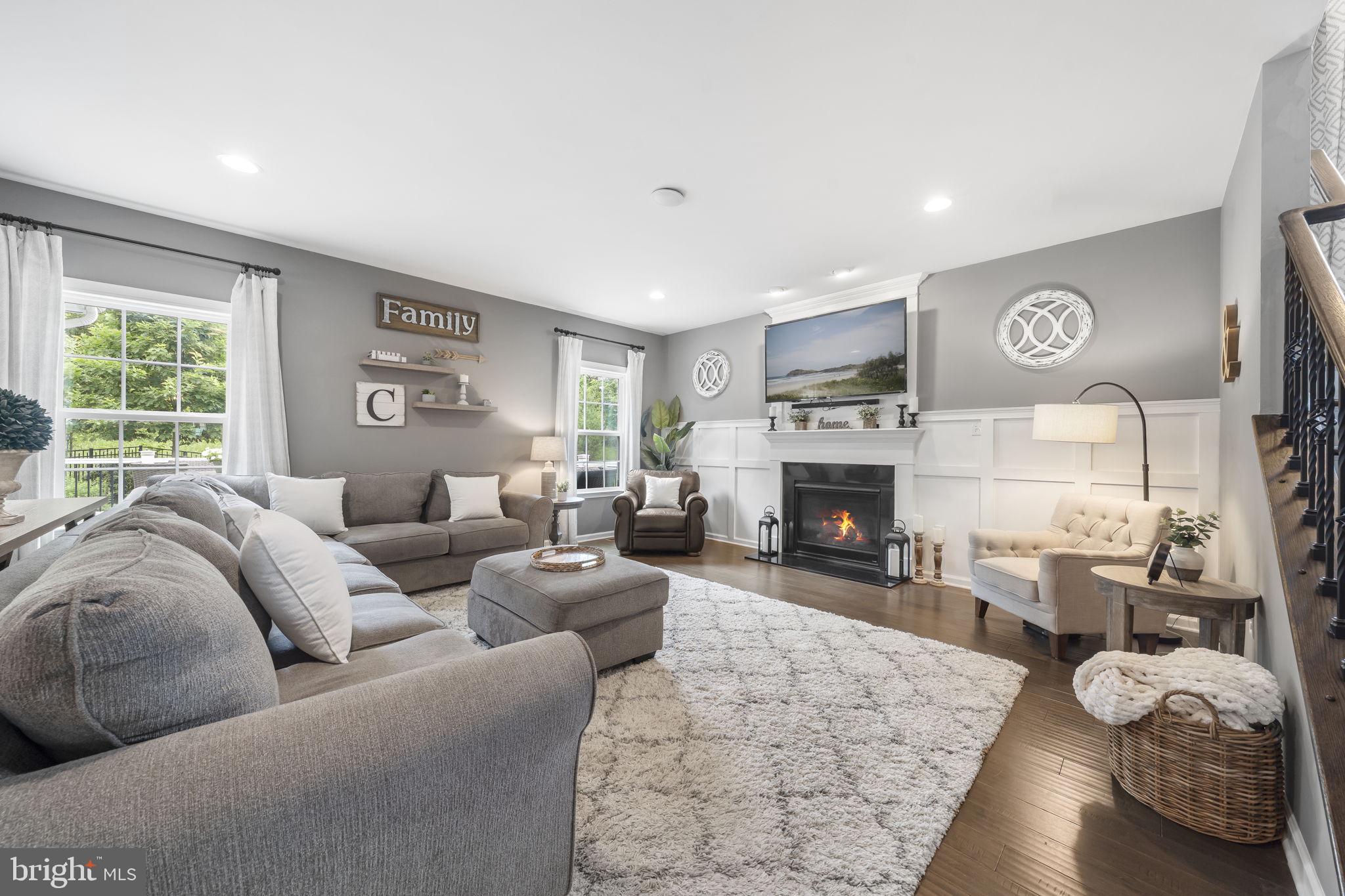 HANOVER POINTE - Residential