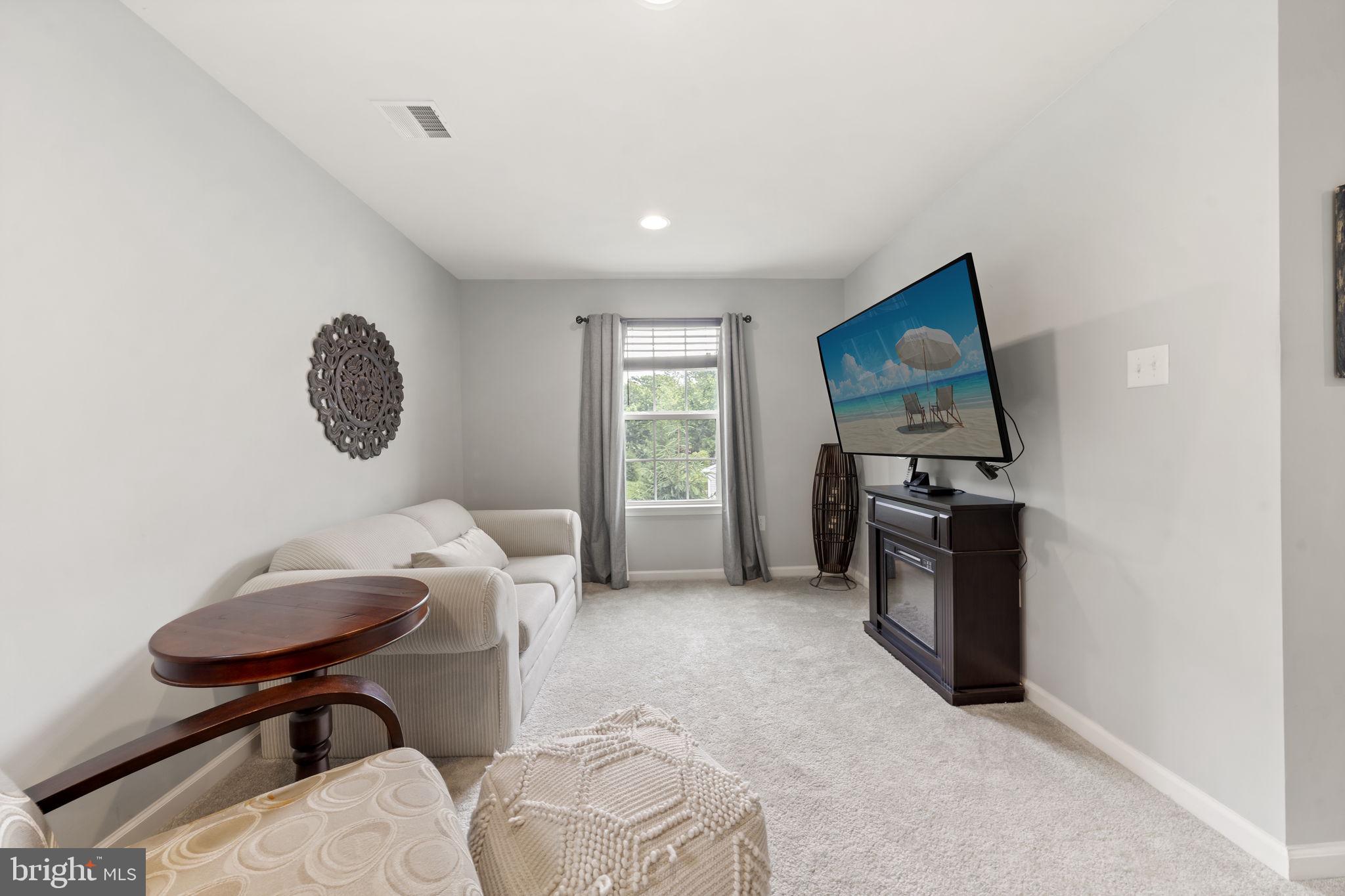 HANOVER POINTE - Residential
