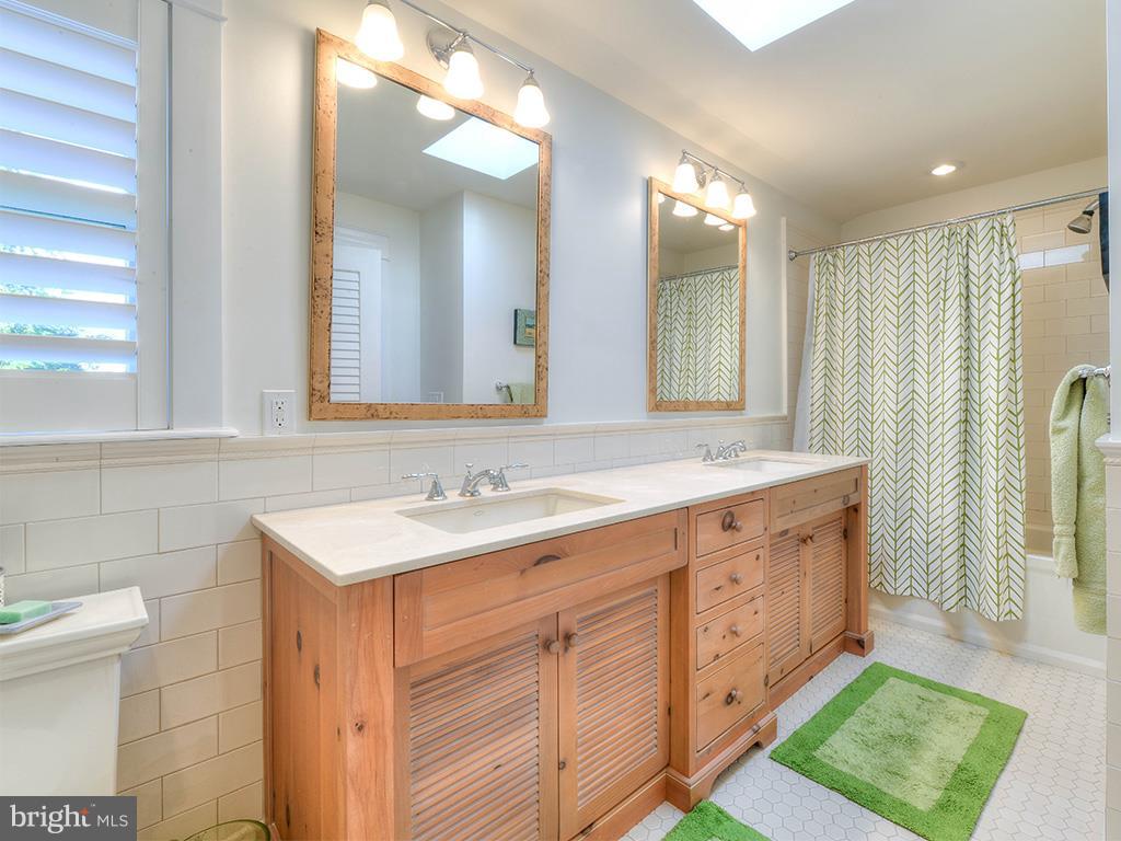 NORTH SHORES - Residential