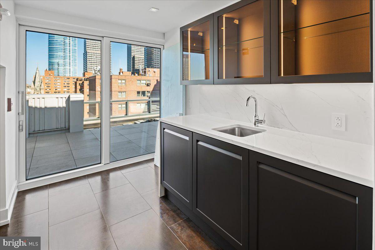 RITTENHOUSE SQUARE - Residential Lease