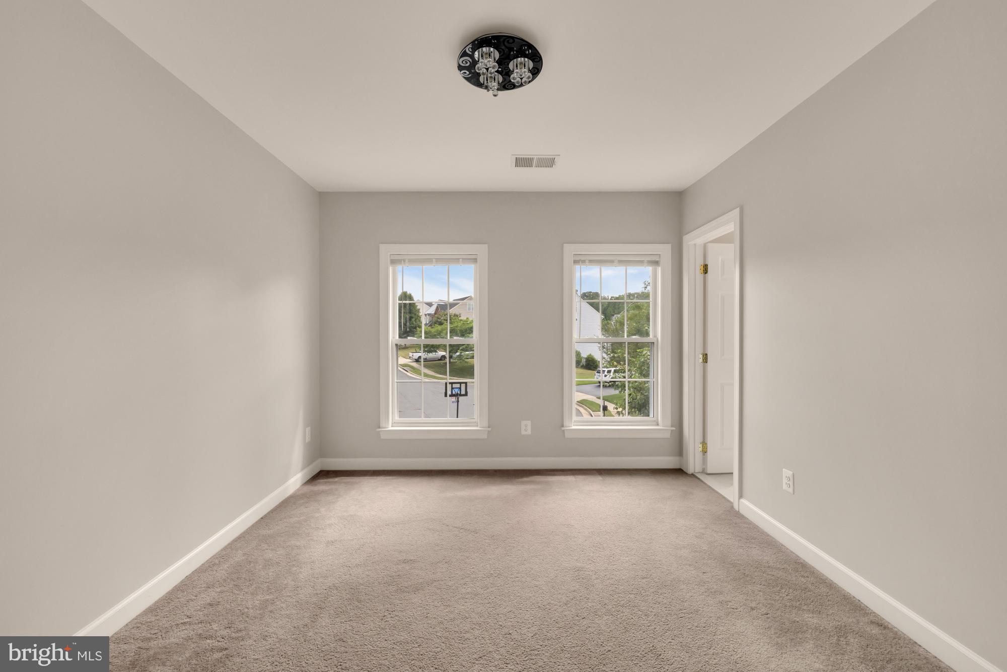 STONEWALL MANOR - Residential