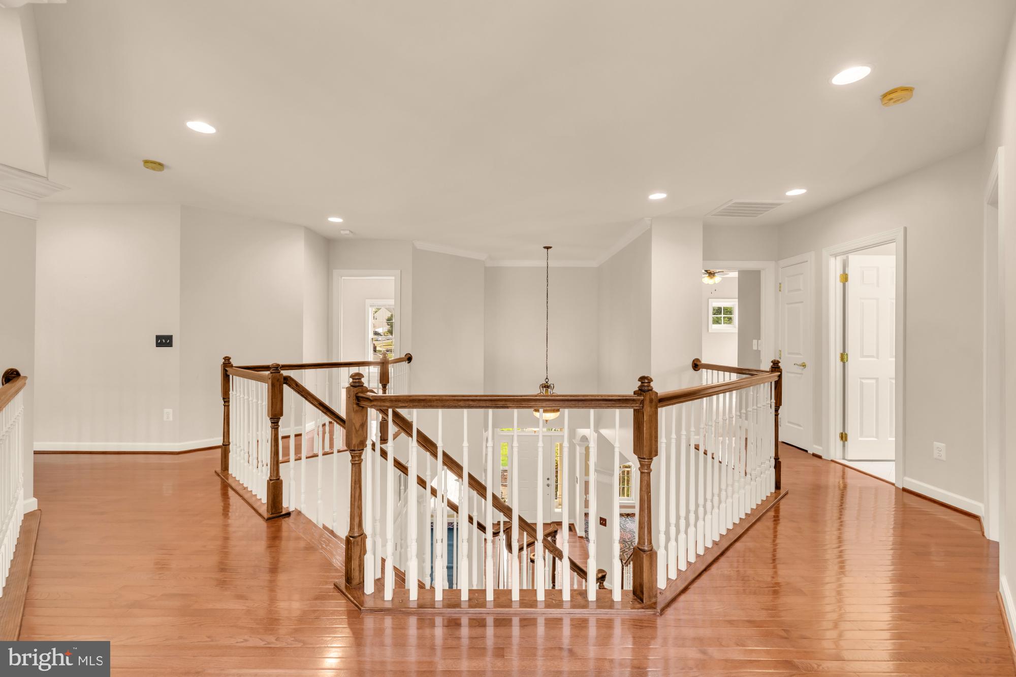 STONEWALL MANOR - Residential