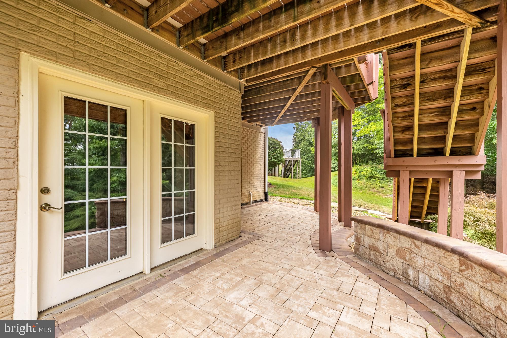 STONEWALL MANOR - Residential