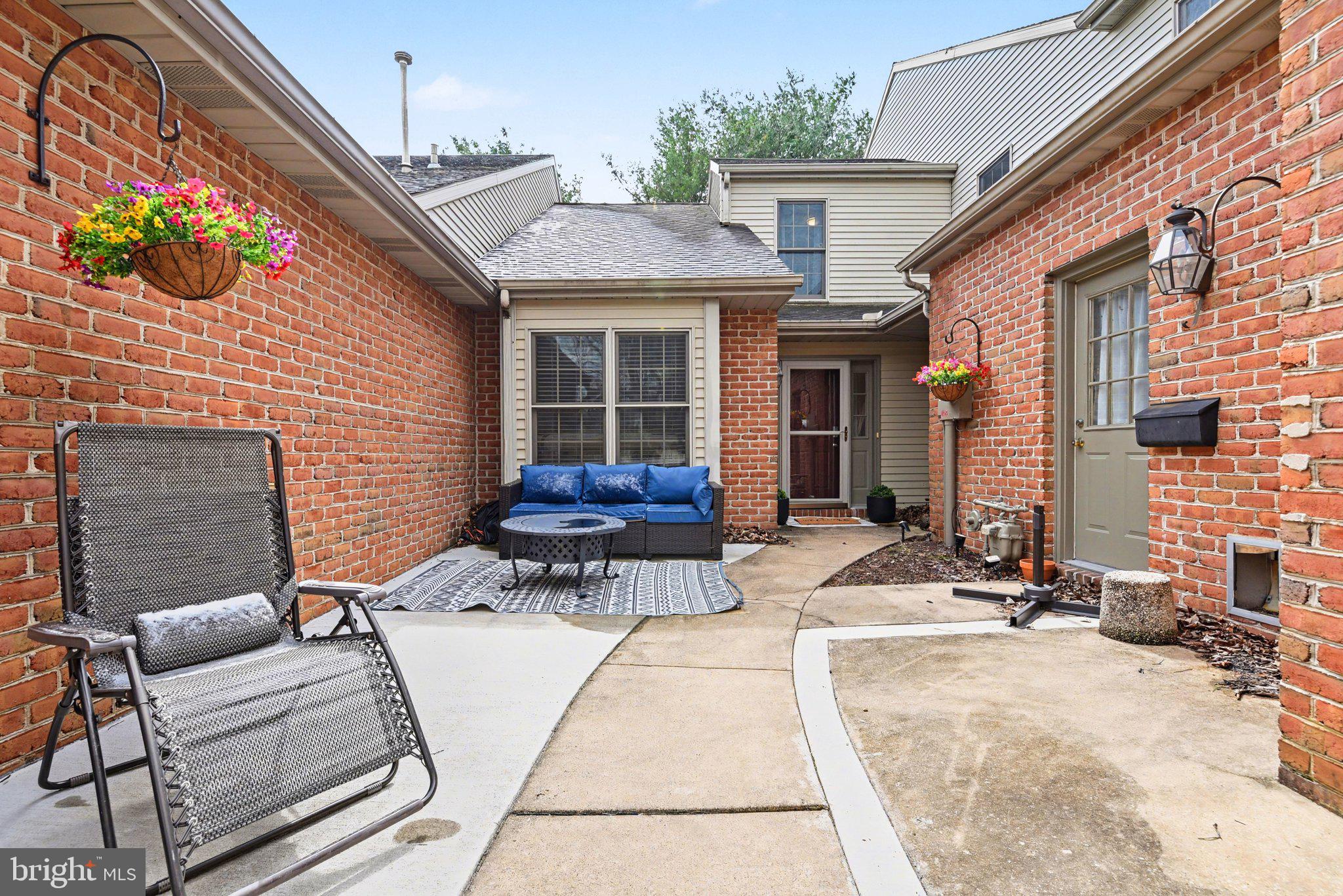 CAMBRIDGE COMMONS - Residential
